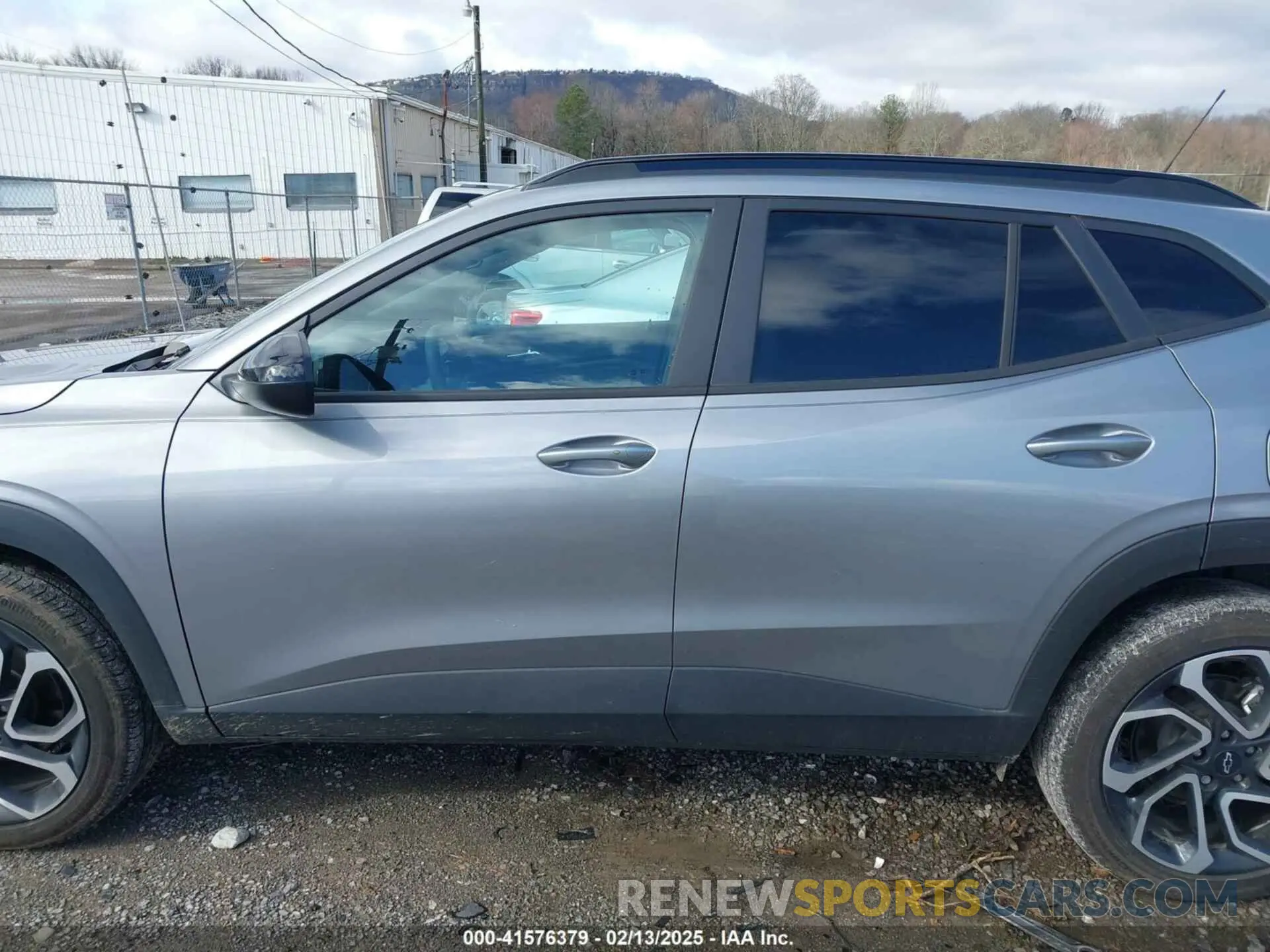 14 Photograph of a damaged car KL77LJEP1SC015431 CHEVROLET TRAX 2025
