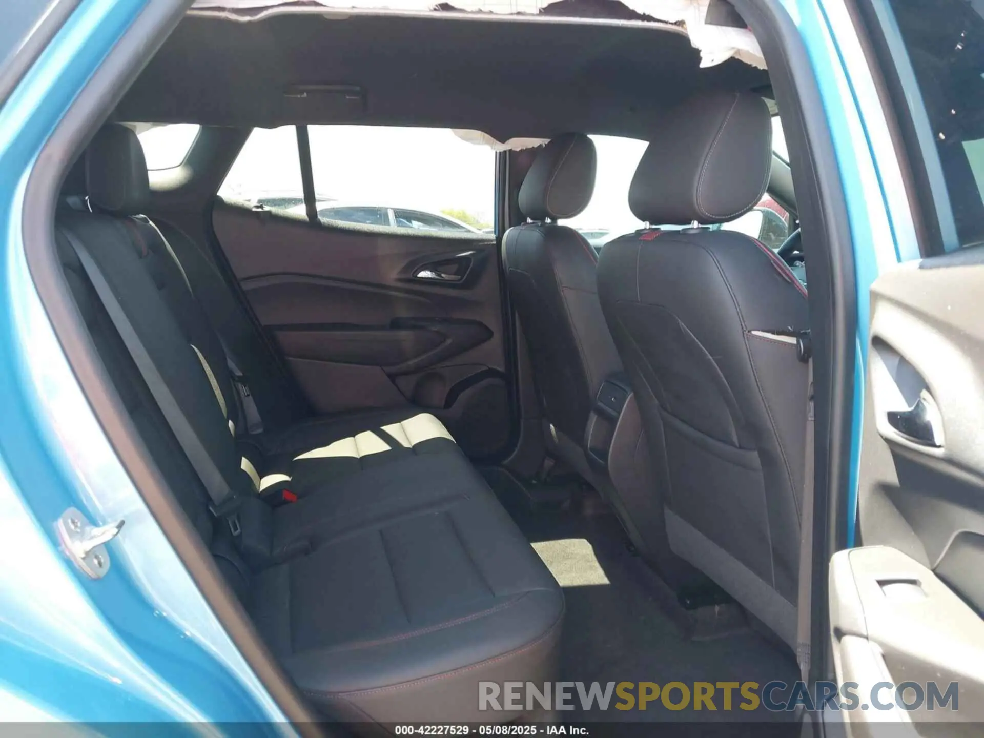 8 Фотография поврежденного автомобиля KL77LJEPXSC040067 CHEVROLET TRAX 2025