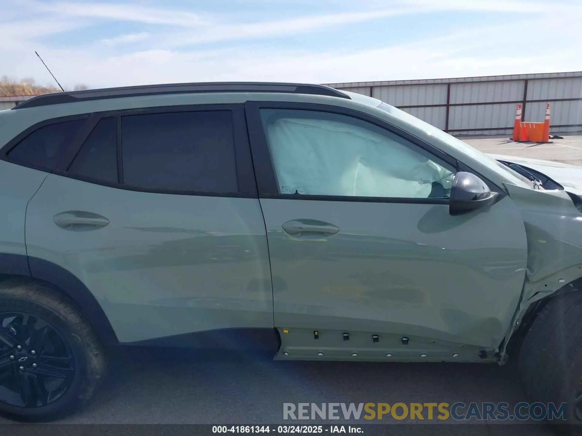 13 Фотография поврежденного автомобиля KL77LKEP0SC176035 CHEVROLET TRAX 2025