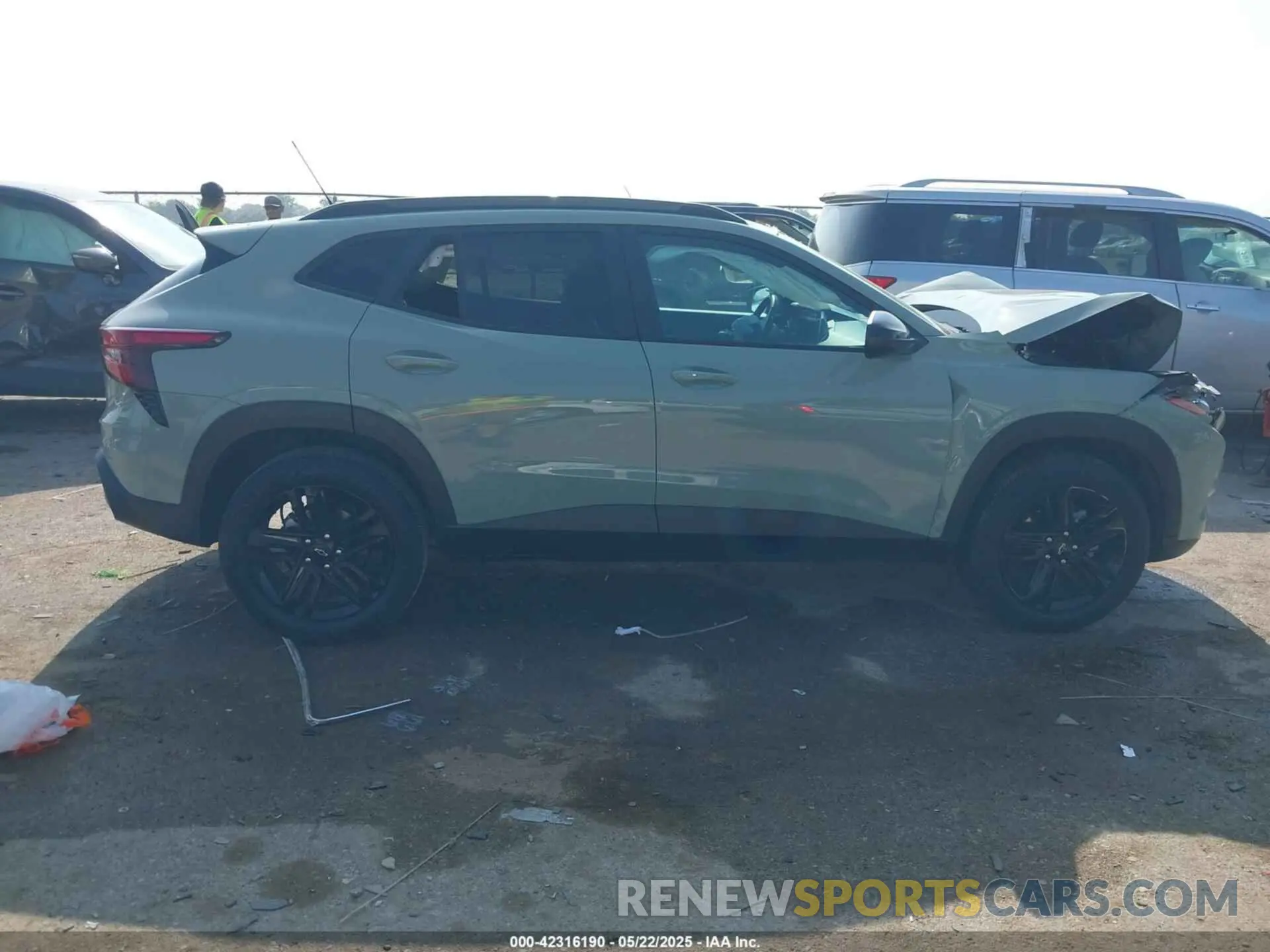 13 Photograph of a damaged car KL77LKEP2SC008428 CHEVROLET TRAX 2025
