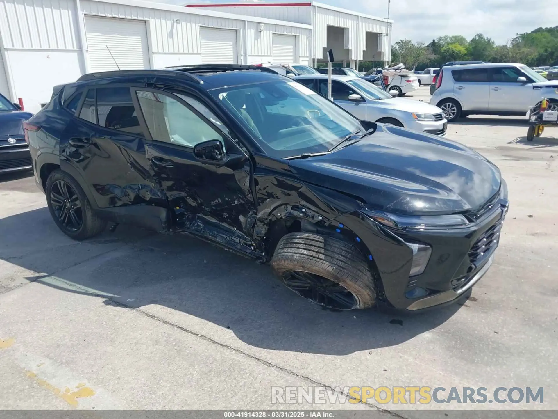 1 Photograph of a damaged car KL77LKEP2SC118878 CHEVROLET TRAX 2025