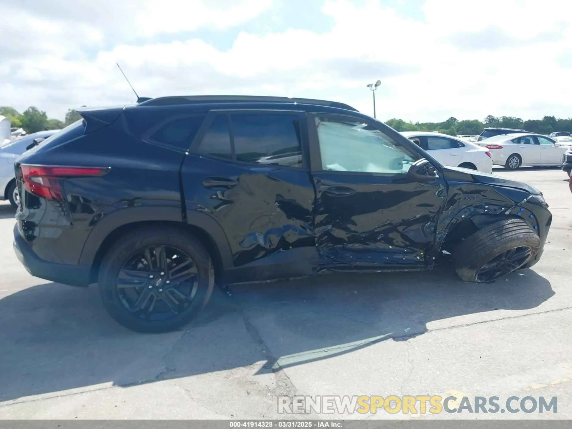 12 Photograph of a damaged car KL77LKEP2SC118878 CHEVROLET TRAX 2025
