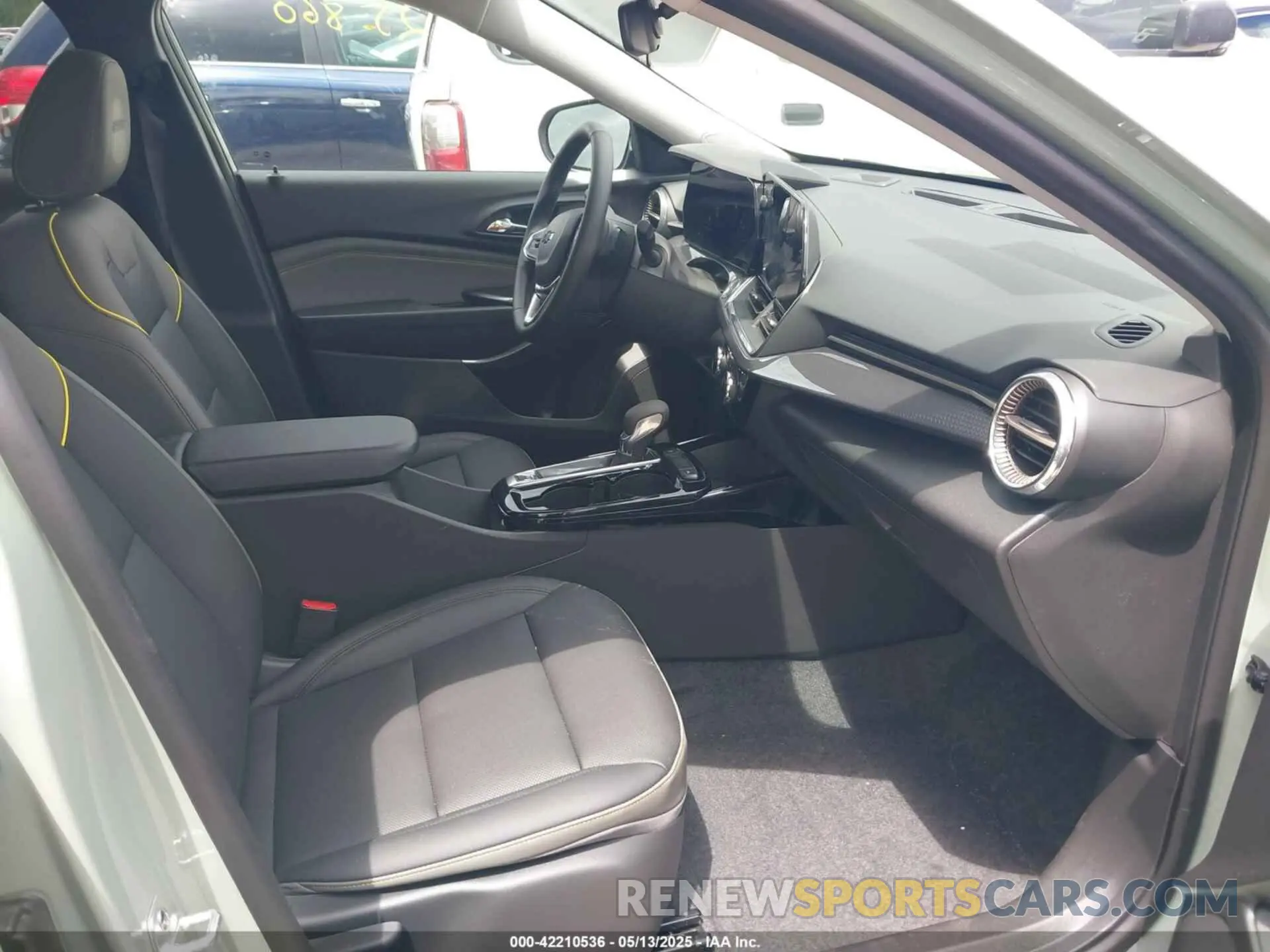 5 Фотография поврежденного автомобиля KL77LKEP2SC210881 CHEVROLET TRAX 2025