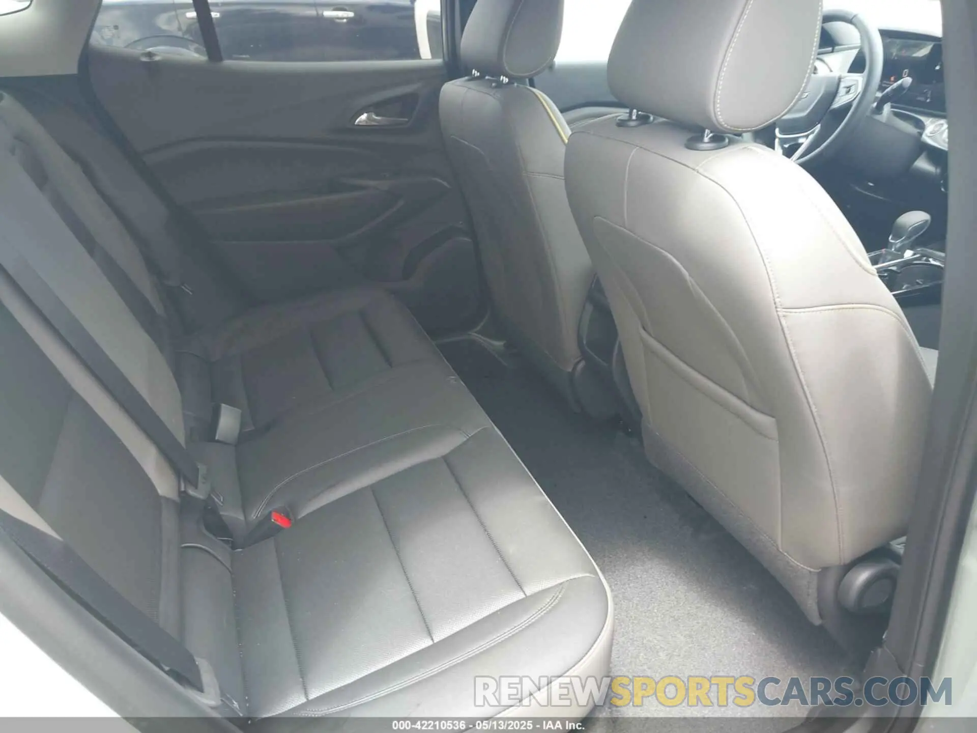8 Фотография поврежденного автомобиля KL77LKEP2SC210881 CHEVROLET TRAX 2025