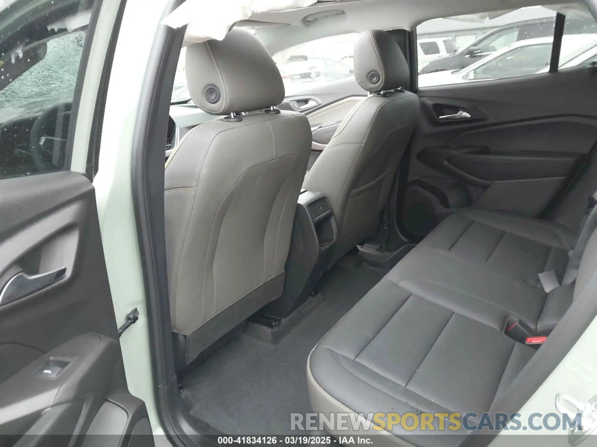 8 Photograph of a damaged car KL77LKEP3SC088127 CHEVROLET TRAX 2025