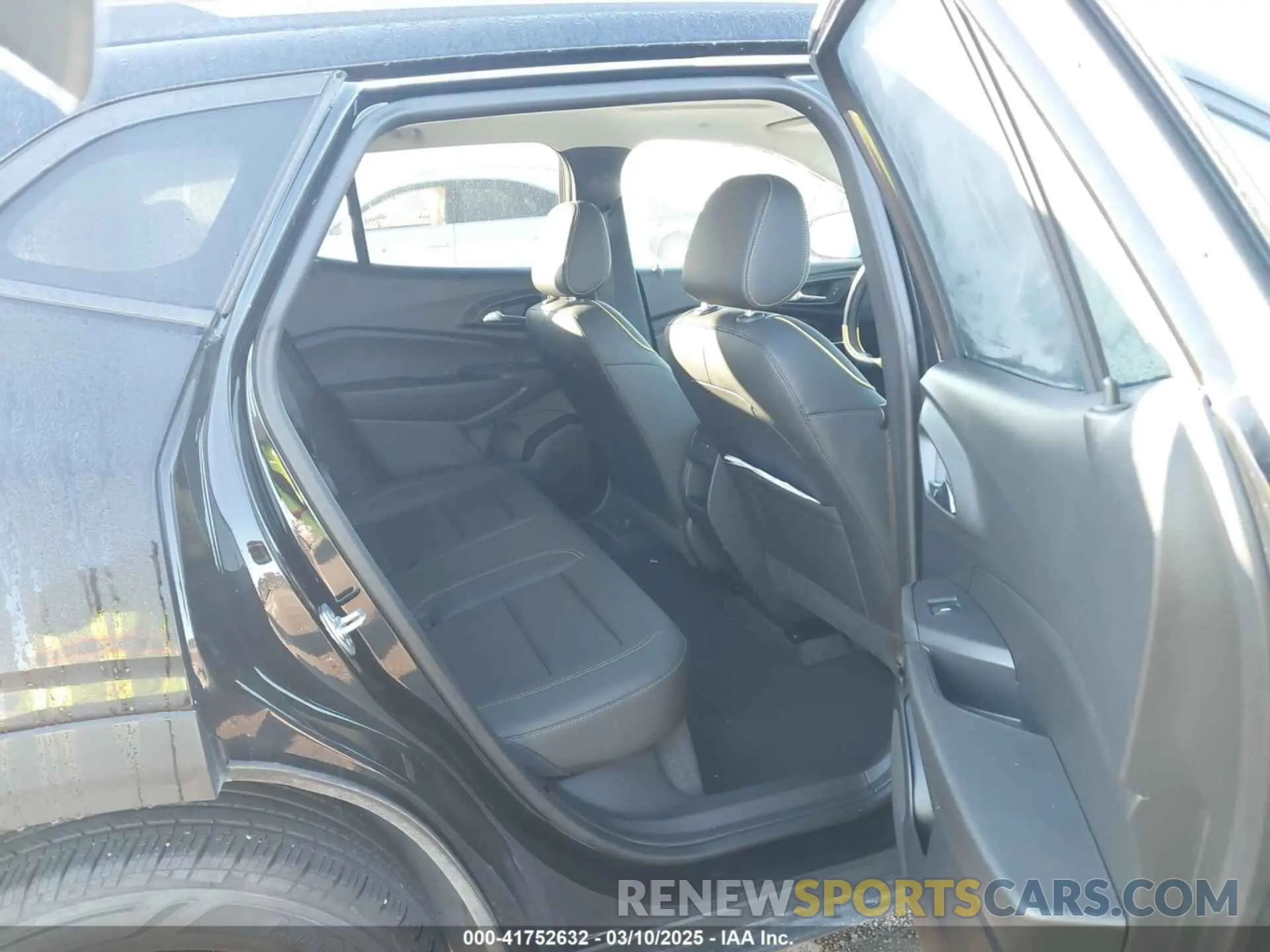 8 Фотография поврежденного автомобиля KL77LKEP4SC035310 CHEVROLET TRAX 2025