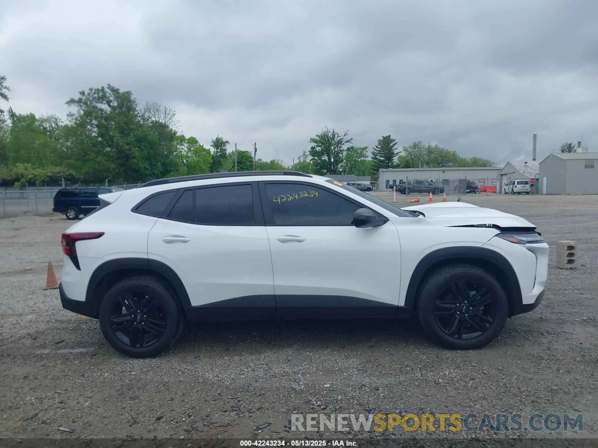 13 Фотография поврежденного автомобиля KL77LKEP4SC086886 CHEVROLET TRAX 2025