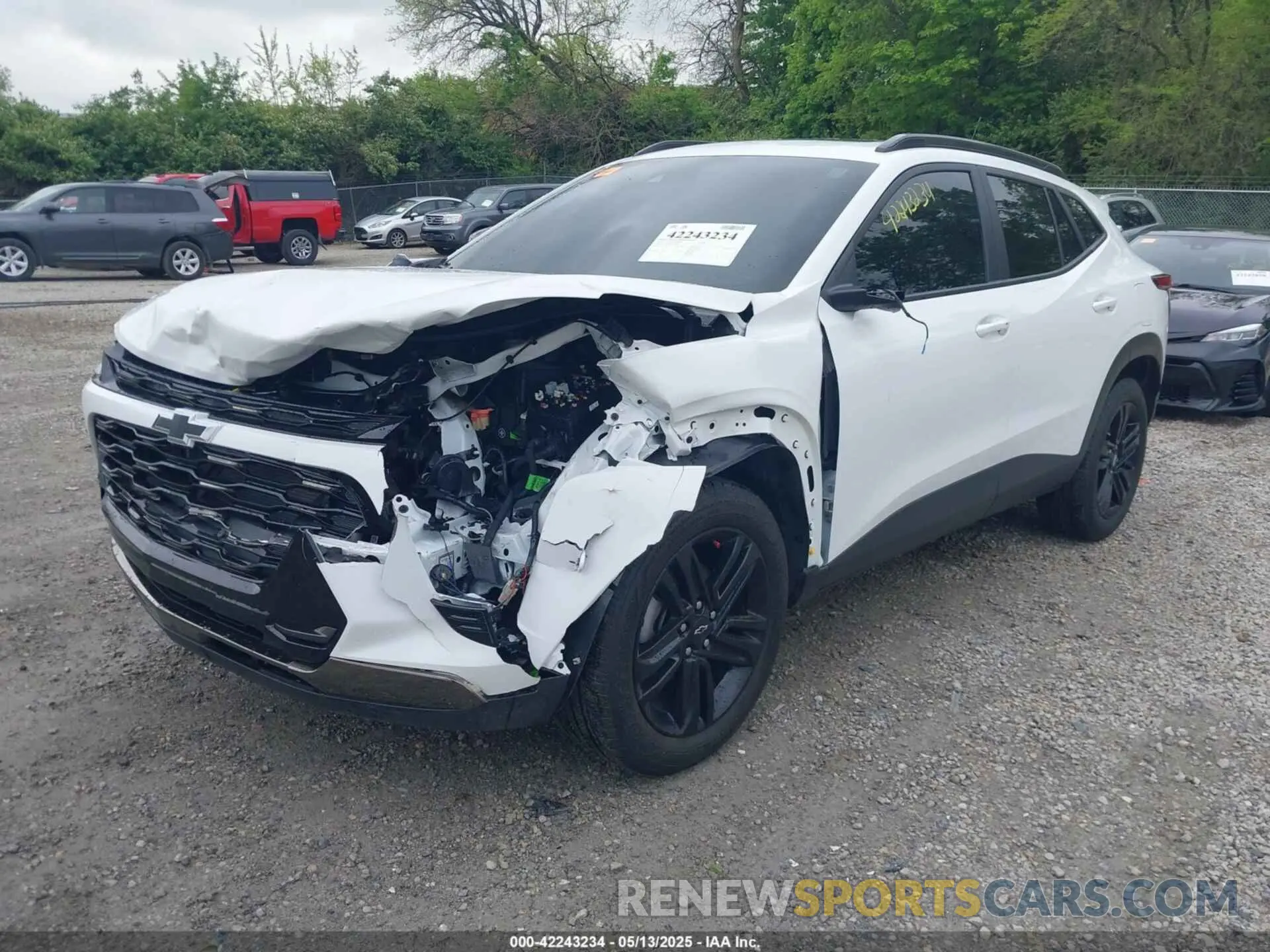 2 Фотография поврежденного автомобиля KL77LKEP4SC086886 CHEVROLET TRAX 2025