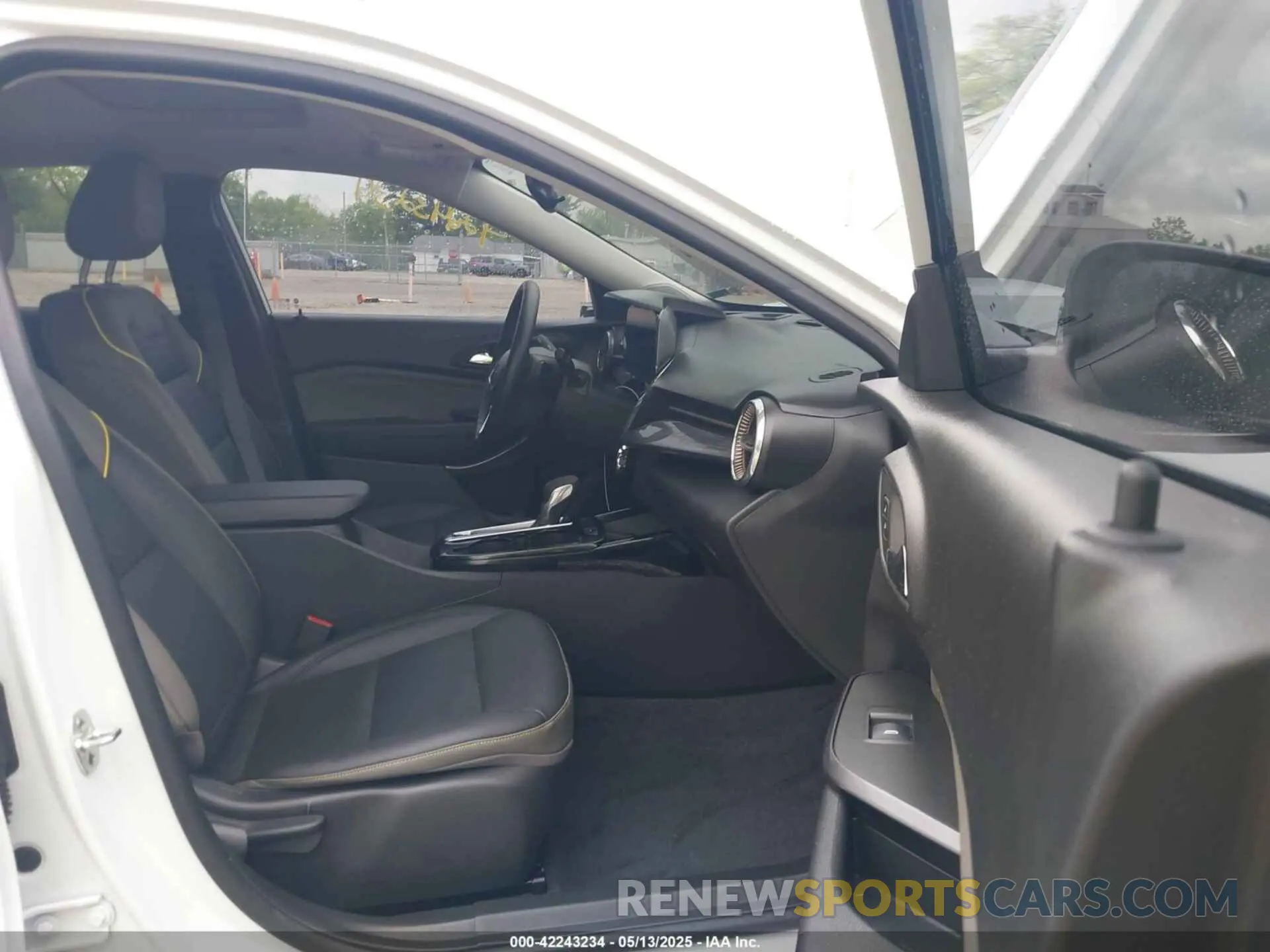 5 Фотография поврежденного автомобиля KL77LKEP4SC086886 CHEVROLET TRAX 2025