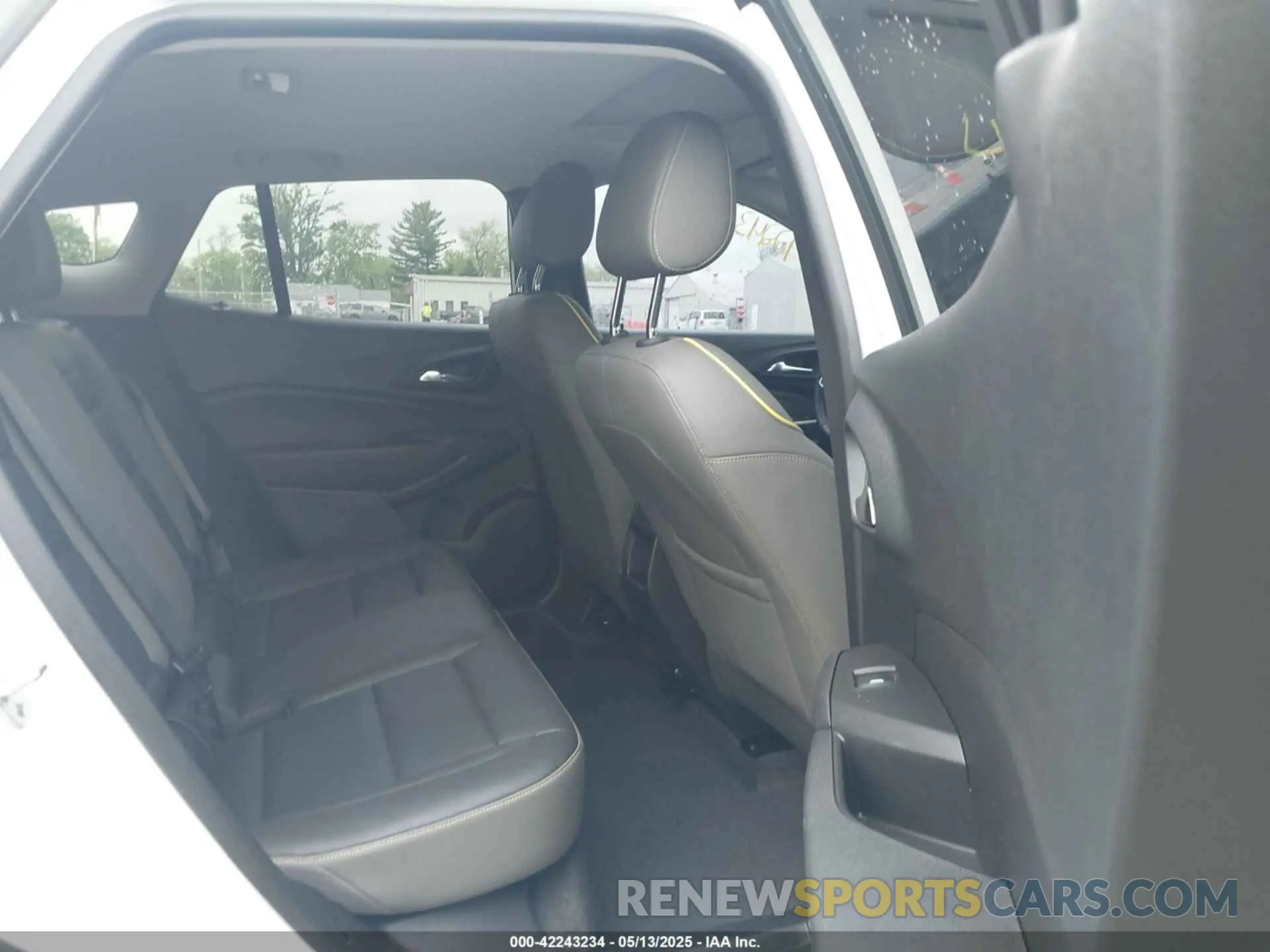 8 Фотография поврежденного автомобиля KL77LKEP4SC086886 CHEVROLET TRAX 2025