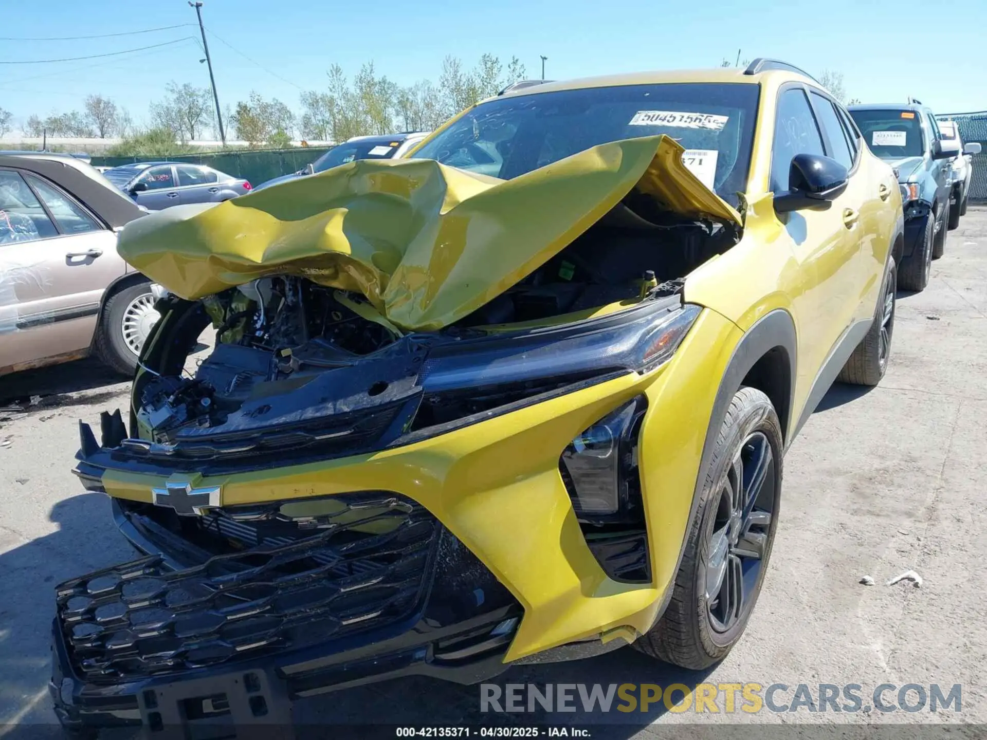 2 Photograph of a damaged car KL77LKEP4SC106926 CHEVROLET TRAX 2025