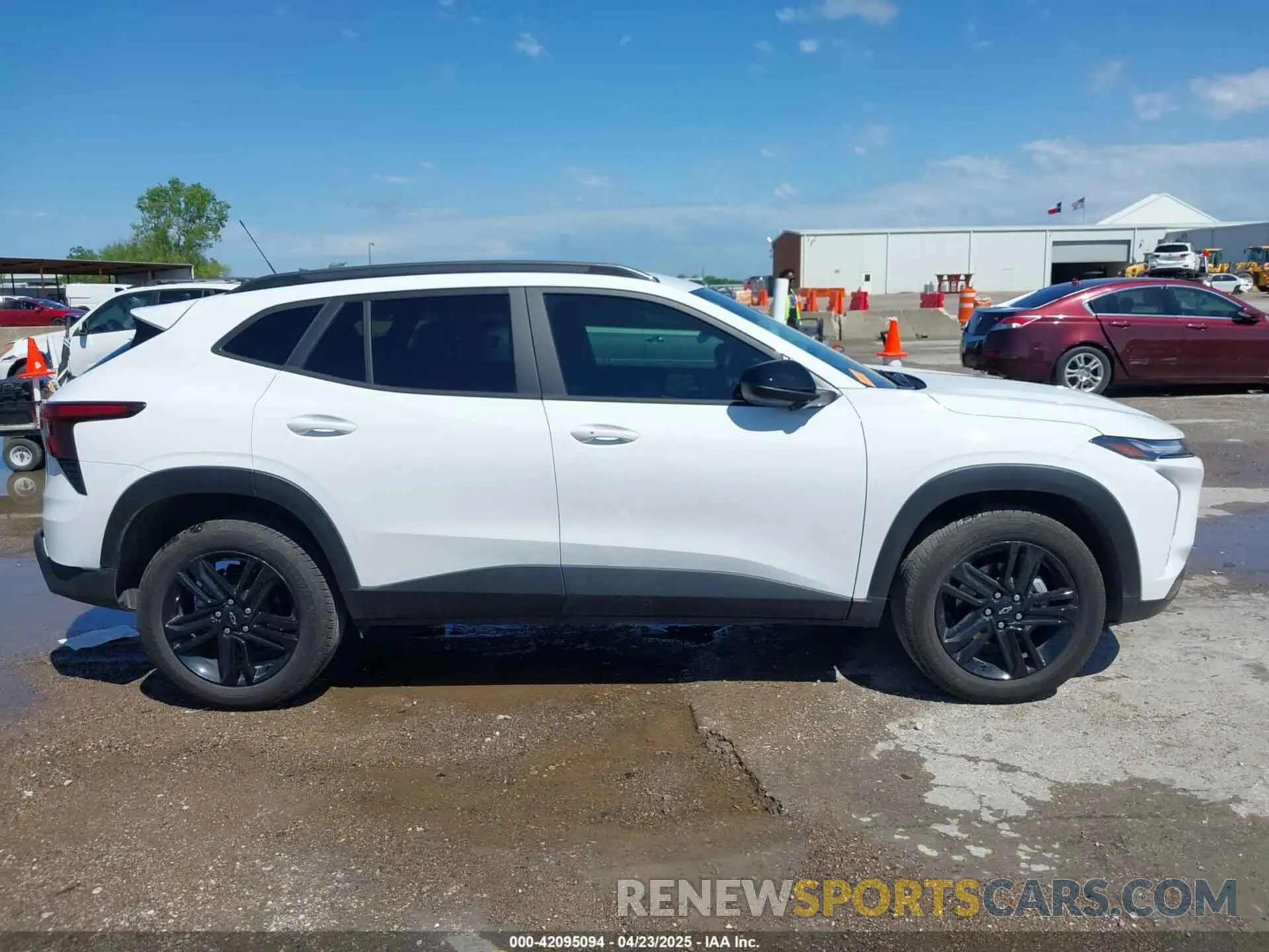 13 Photograph of a damaged car KL77LKEP6SC114297 CHEVROLET TRAX 2025