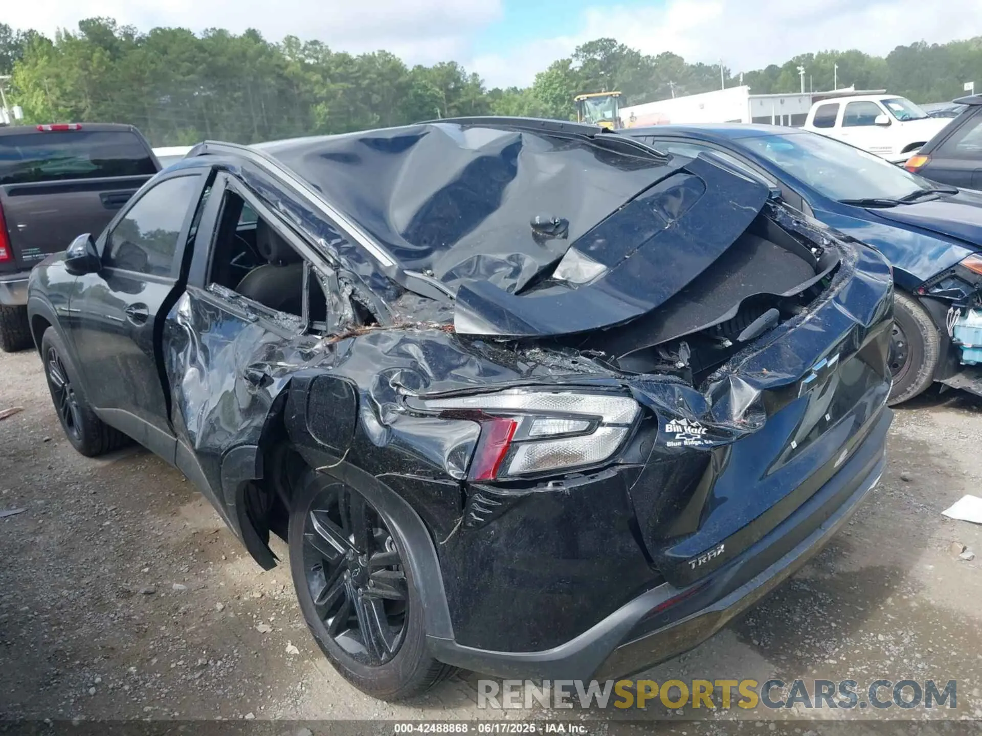 3 Photograph of a damaged car KL77LKEP9SC071882 CHEVROLET TRAX 2025