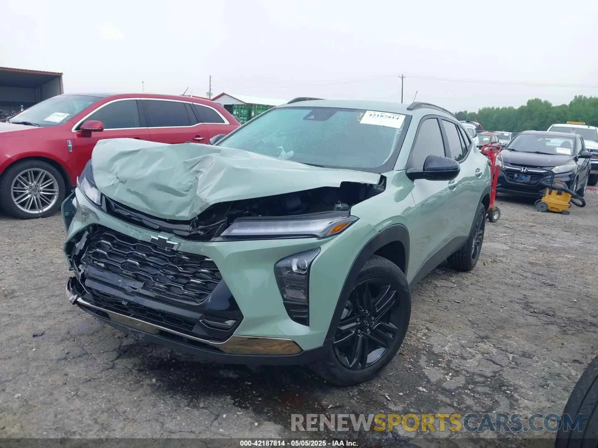 2 Фотография поврежденного автомобиля KL77LKEP9SC126850 CHEVROLET TRAX 2025