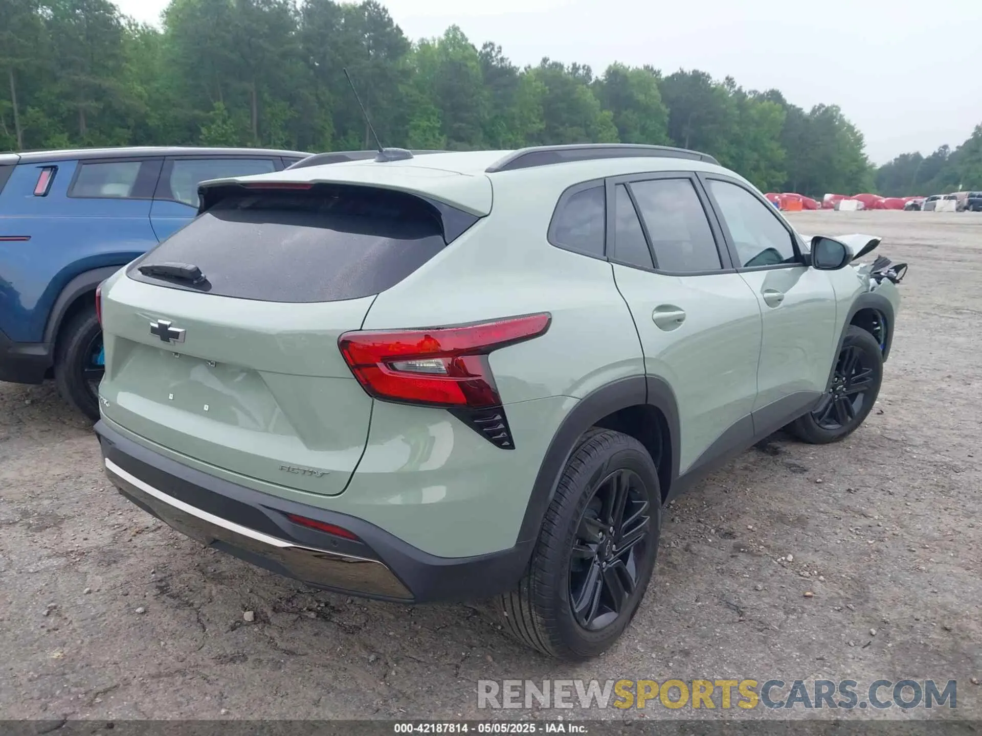 4 Фотография поврежденного автомобиля KL77LKEP9SC126850 CHEVROLET TRAX 2025