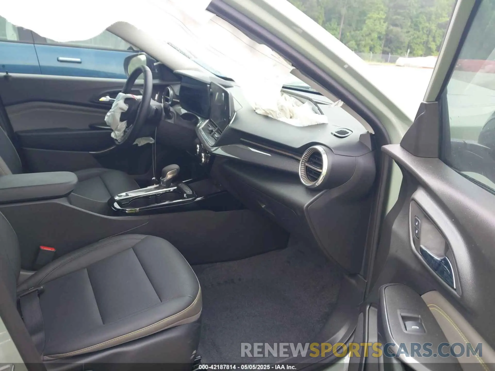 5 Фотография поврежденного автомобиля KL77LKEP9SC126850 CHEVROLET TRAX 2025