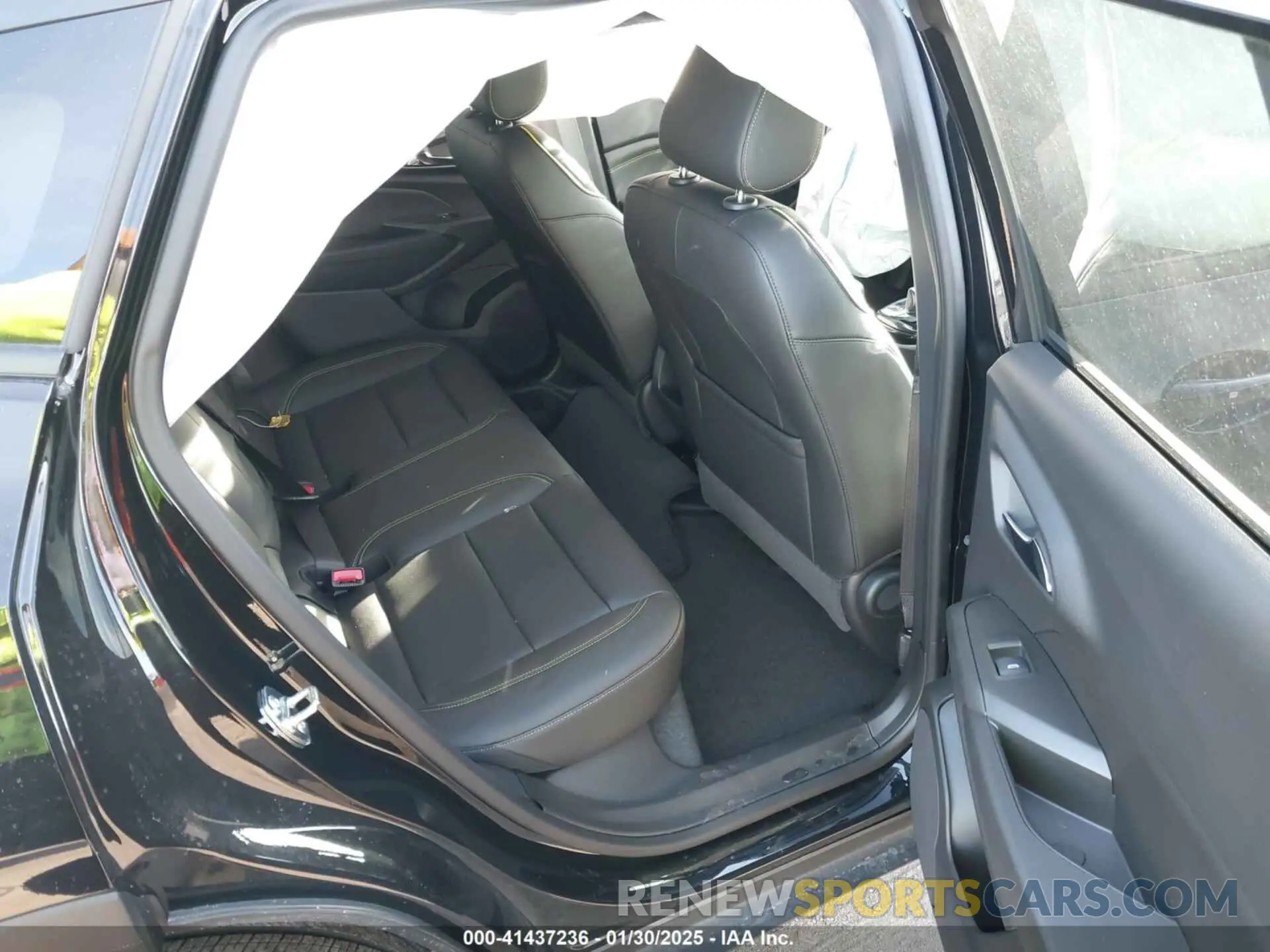 8 Photograph of a damaged car KL77LKEPXSC123228 CHEVROLET TRAX 2025