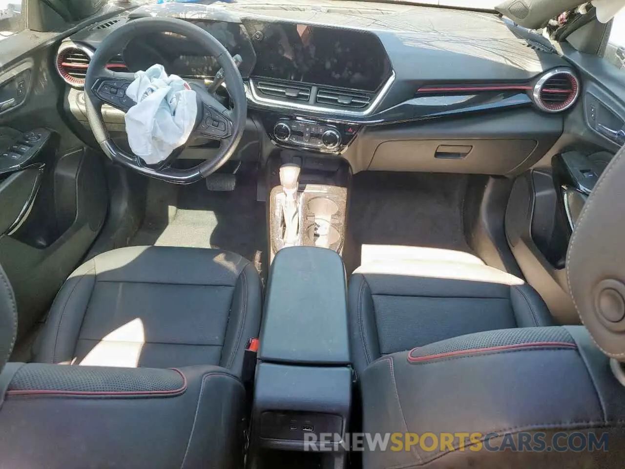 8 Фотография поврежденного автомобиля KL77LJE21RC068919 CHEVROLET TRAX 2RS 2024