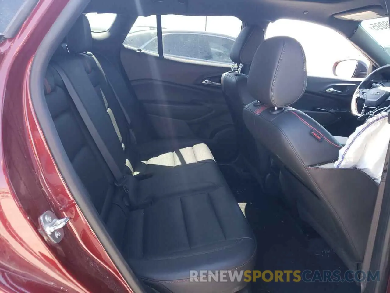10 Photograph of a damaged car KL77LJE27RC183427 CHEVROLET TRAX 2RS 2024