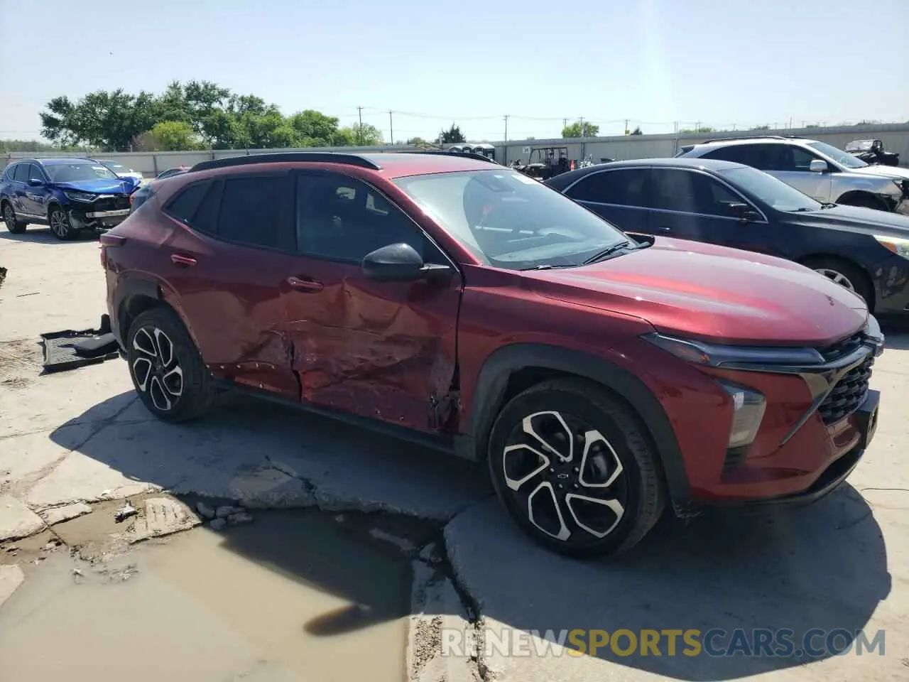 4 Photograph of a damaged car KL77LJE27RC183427 CHEVROLET TRAX 2RS 2024
