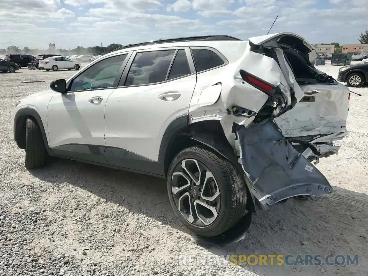 2 Фотография поврежденного автомобиля KL77LJEP0SC053958 CHEVROLET TRAX 2RS 2025