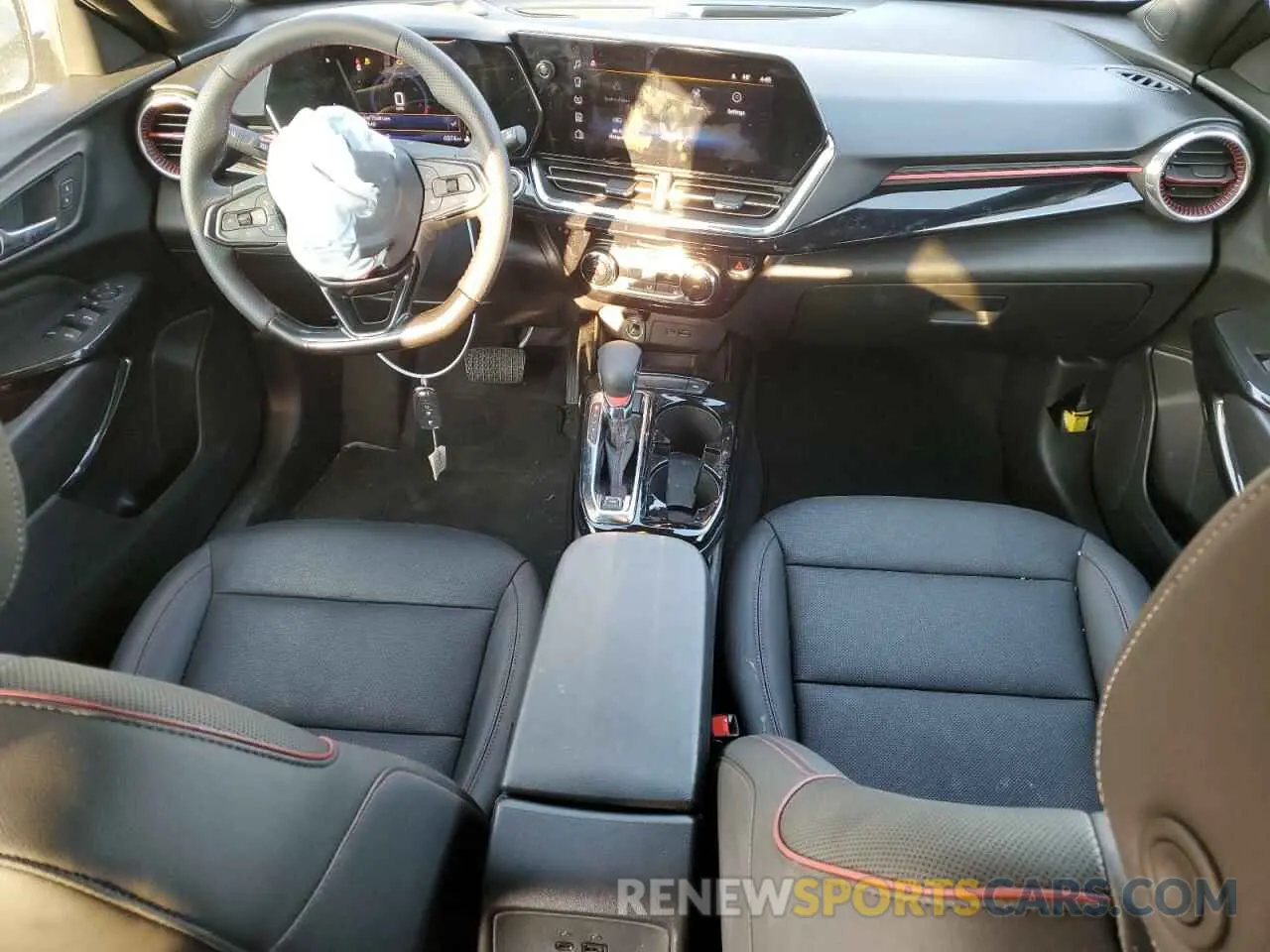 8 Фотография поврежденного автомобиля KL77LJEP8SC069258 CHEVROLET TRAX 2RS 2025