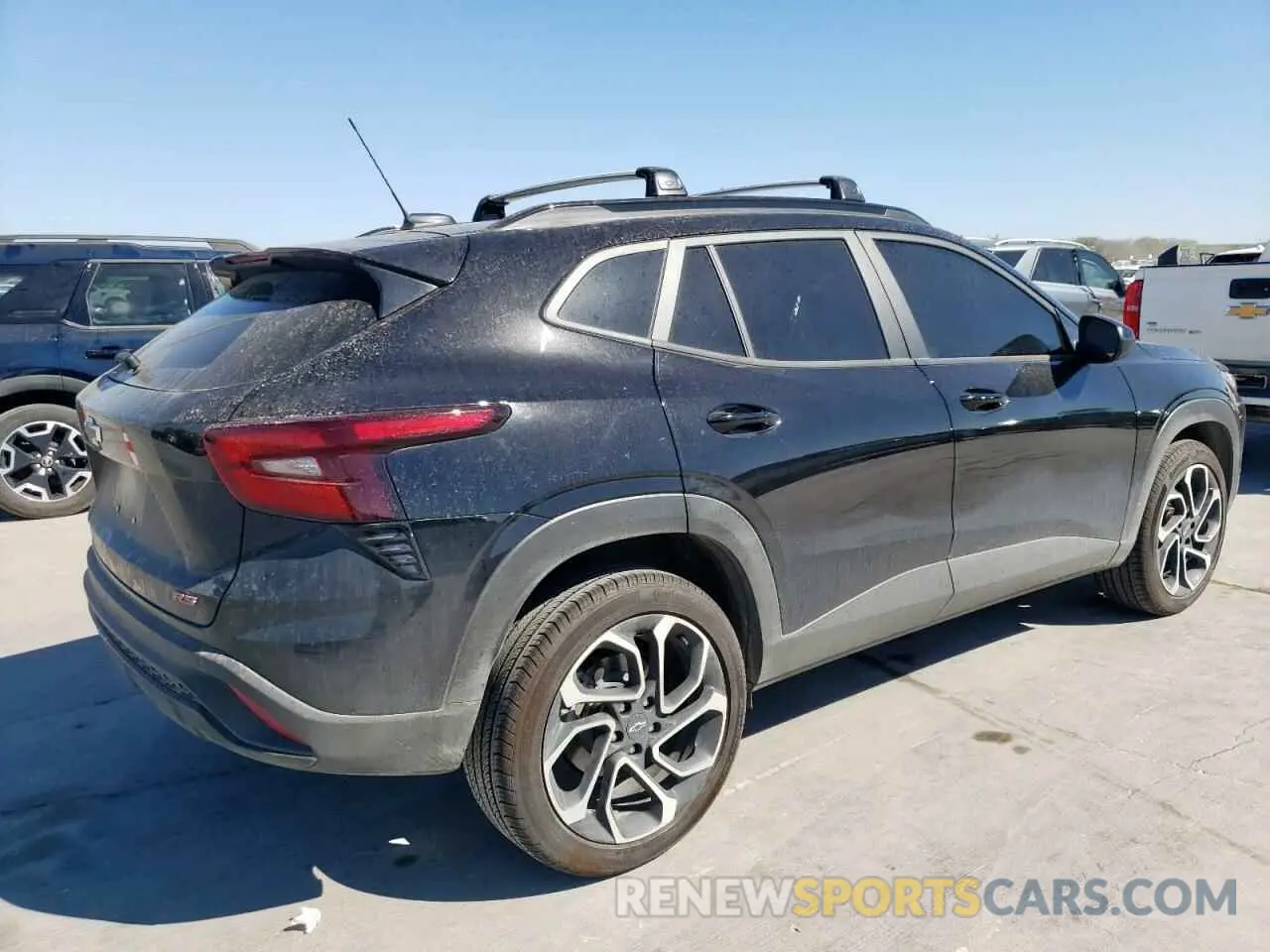 3 Фотография поврежденного автомобиля KL77LJEPXSC065258 CHEVROLET TRAX 2RS 2025