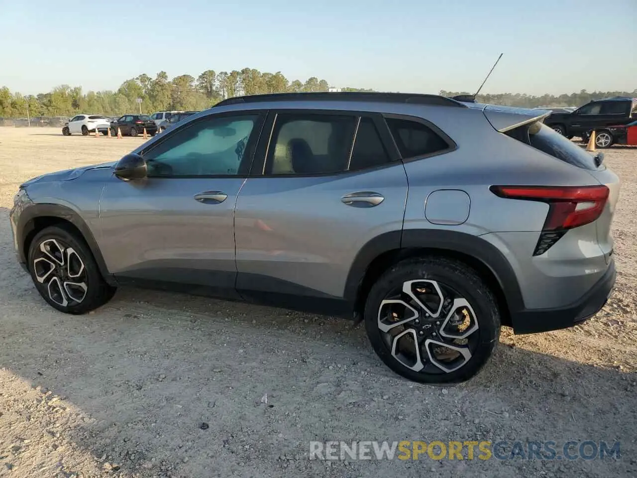 2 Фотография поврежденного автомобиля KL77LJEPXSC067060 CHEVROLET TRAX 2RS 2025
