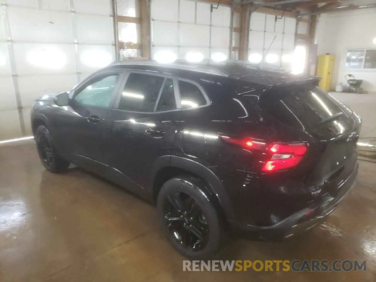 2 Фотография поврежденного автомобиля KL77LKE21RC156620 CHEVROLET TRAX ACTIV 2024