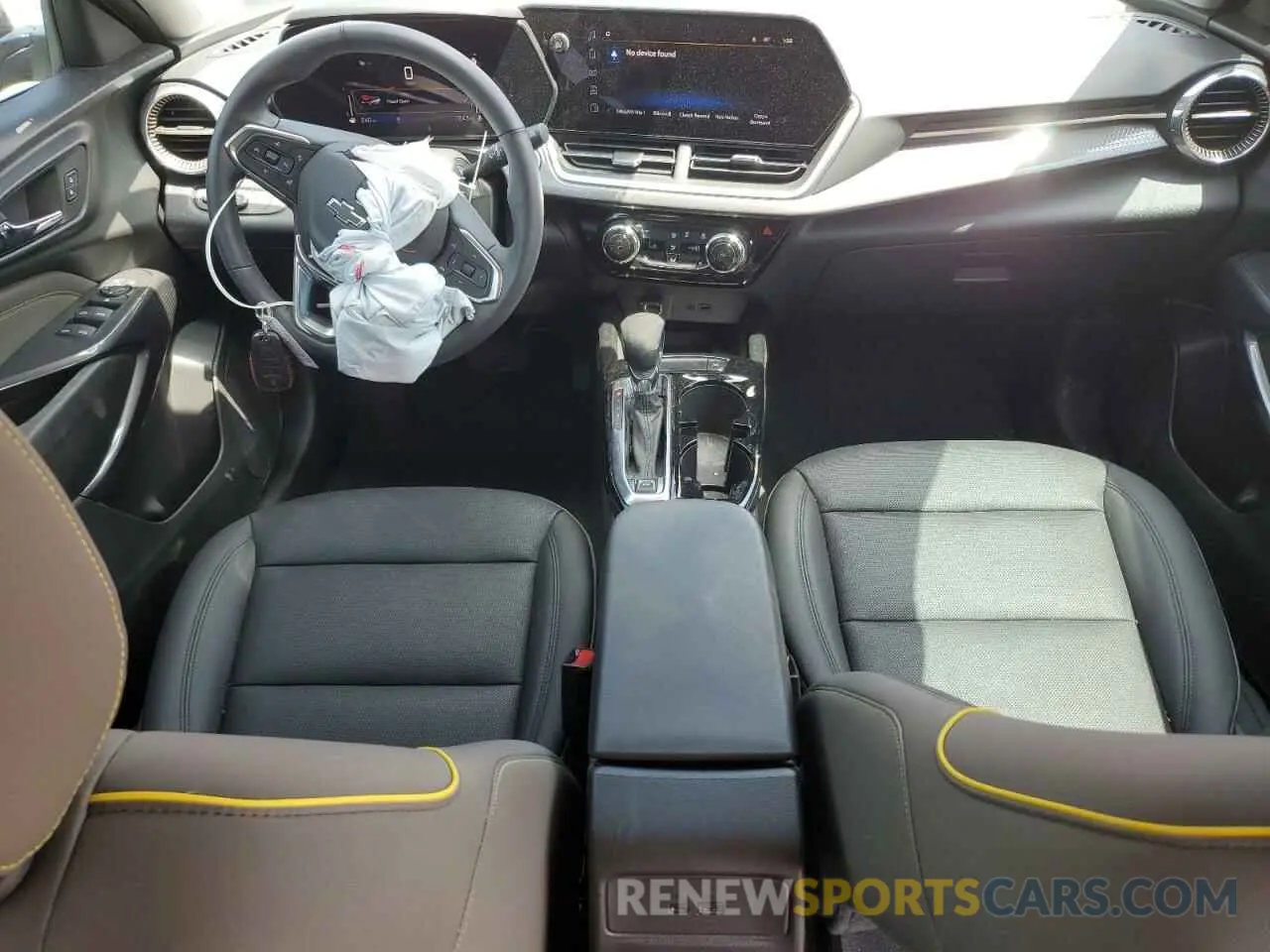 8 Фотография поврежденного автомобиля KL77LKE28RC141659 CHEVROLET TRAX ACTIV 2024