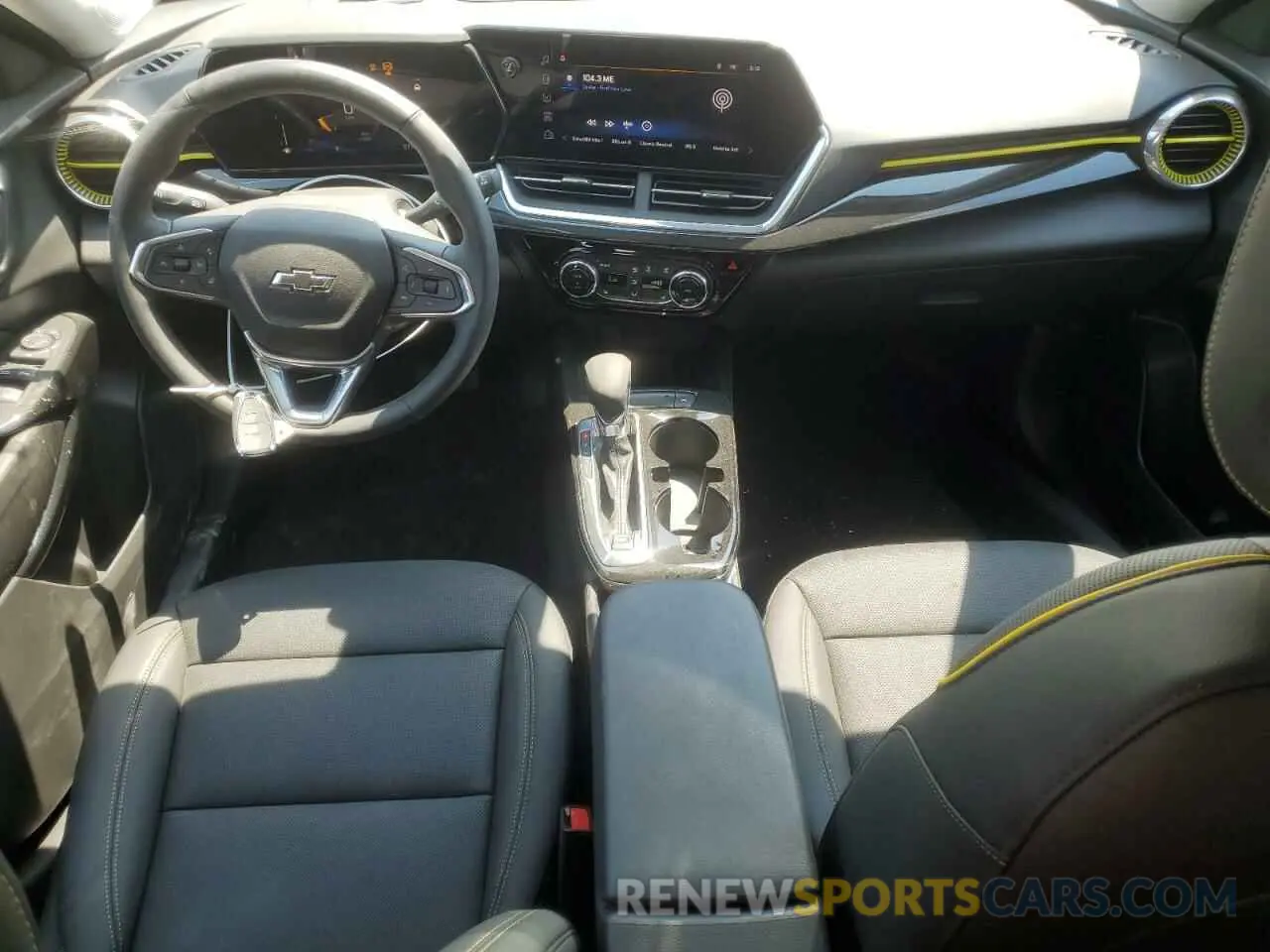 8 Photograph of a damaged car KL77LKEP2SC044927 CHEVROLET TRAX ACTIV 2025