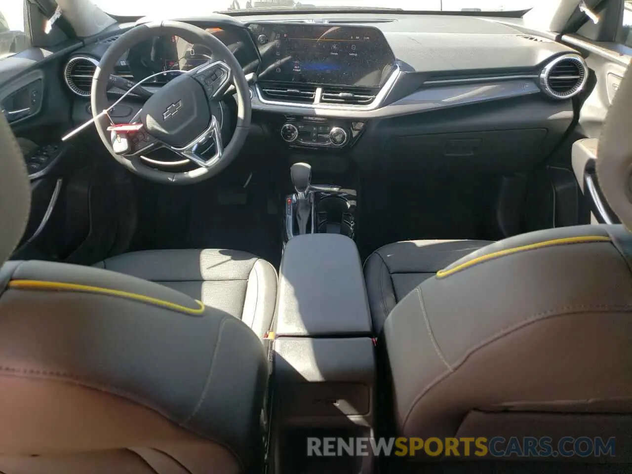 8 Фотография поврежденного автомобиля KL77LKEP2SC153050 CHEVROLET TRAX ACTIV 2025