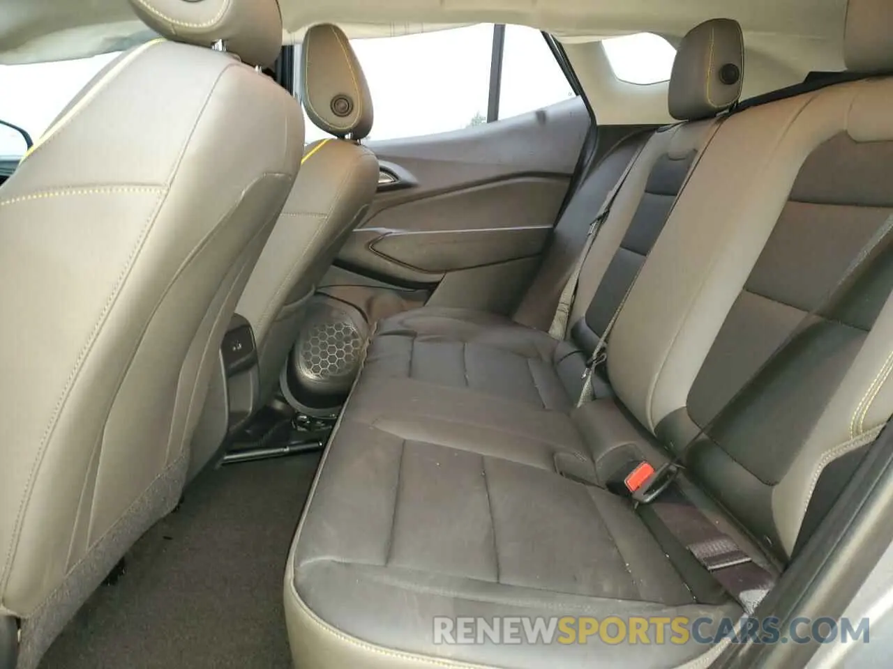 10 Photograph of a damaged car KL77LKEP4SC052592 CHEVROLET TRAX ACTIV 2025