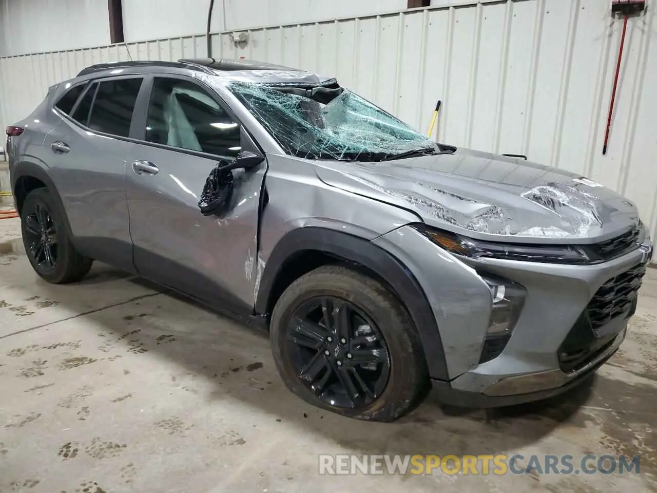4 Photograph of a damaged car KL77LKEP4SC169704 CHEVROLET TRAX ACTIV 2025
