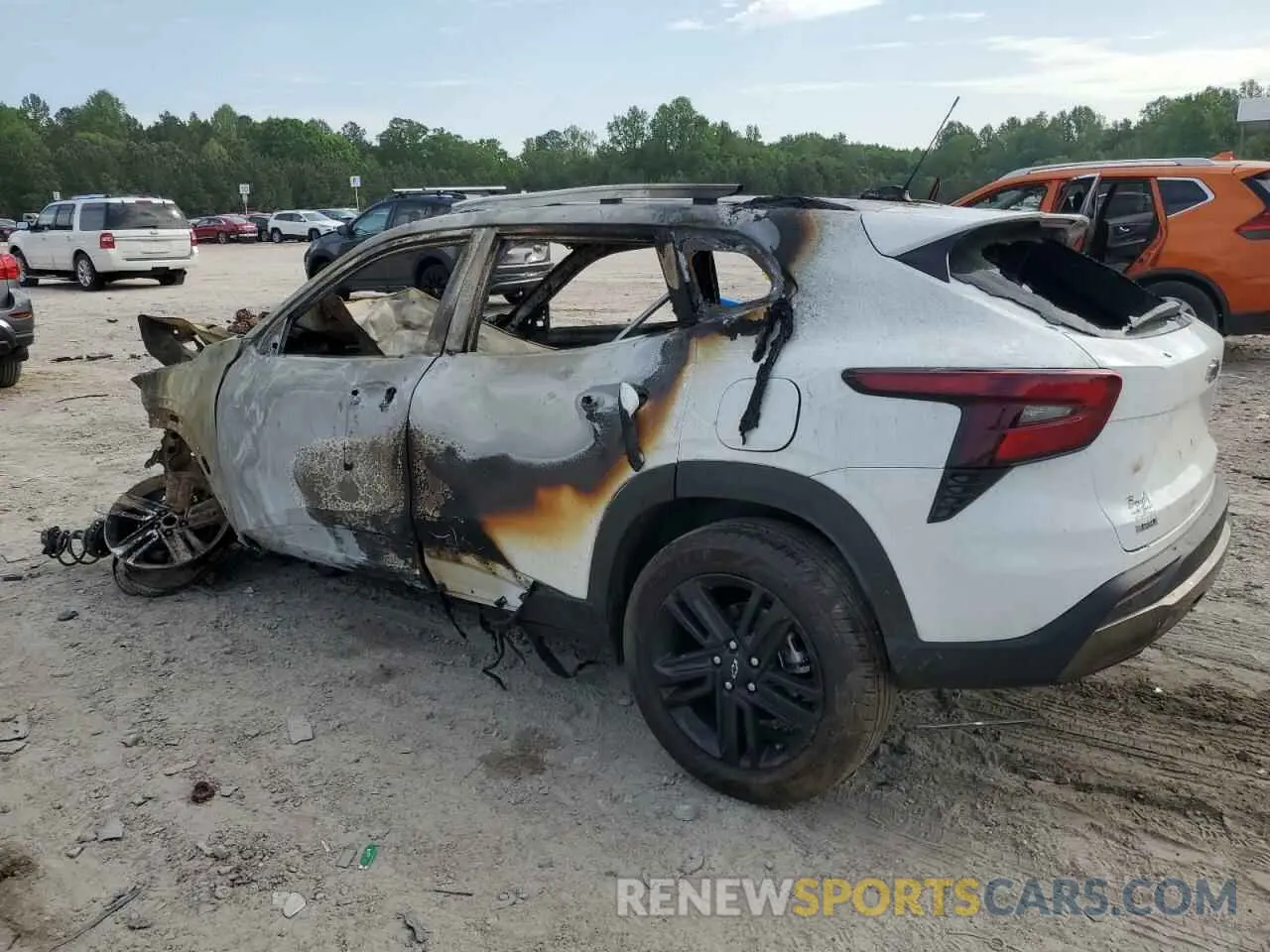 2 Фотография поврежденного автомобиля KL77LKEP9SC175756 CHEVROLET TRAX ACTIV 2025