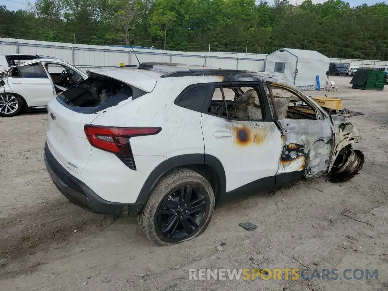 3 Фотография поврежденного автомобиля KL77LKEP9SC175756 CHEVROLET TRAX ACTIV 2025