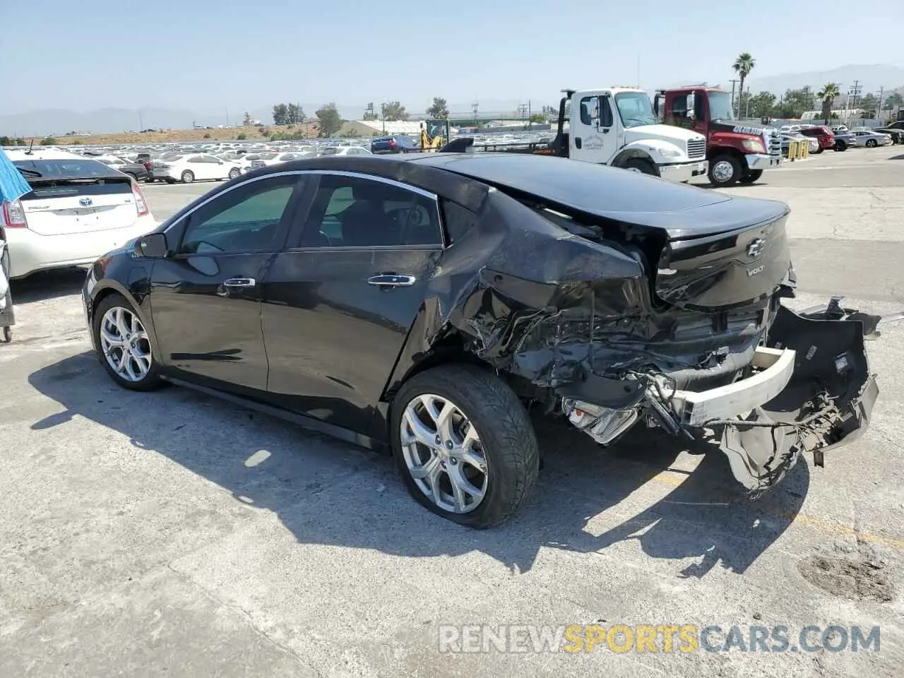 2 Photograph of a damaged car 1G1RD6S56HU189337 CHEVROLET VOLT 2020