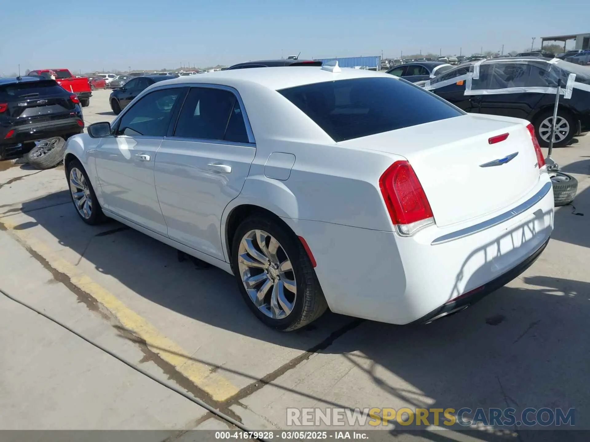 3 Photograph of a damaged car 2C3CCAAG0KH505545 CHRYSLER 300 2019