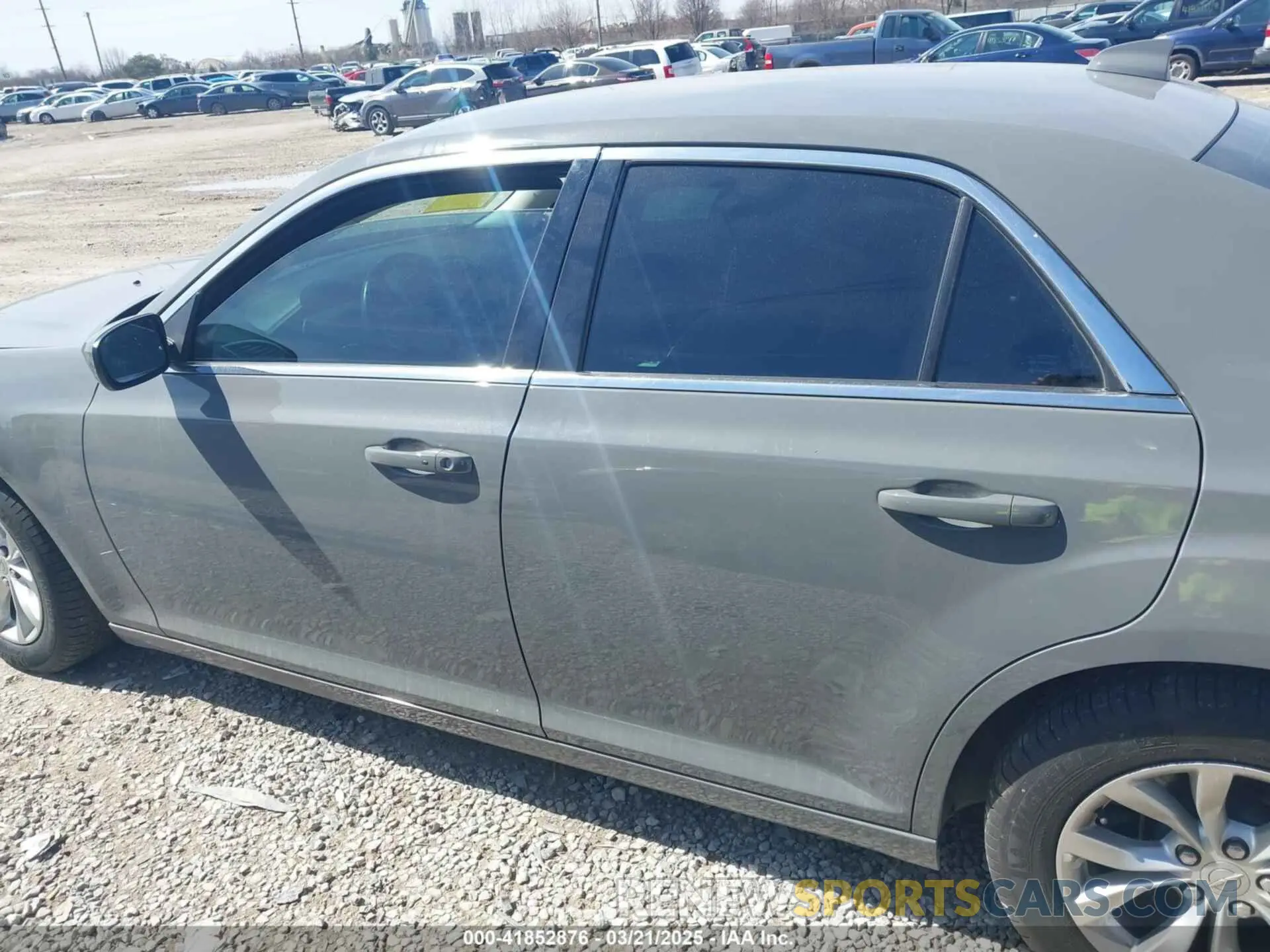 15 Photograph of a damaged car 2C3CCAAG0KH564997 CHRYSLER 300 2019