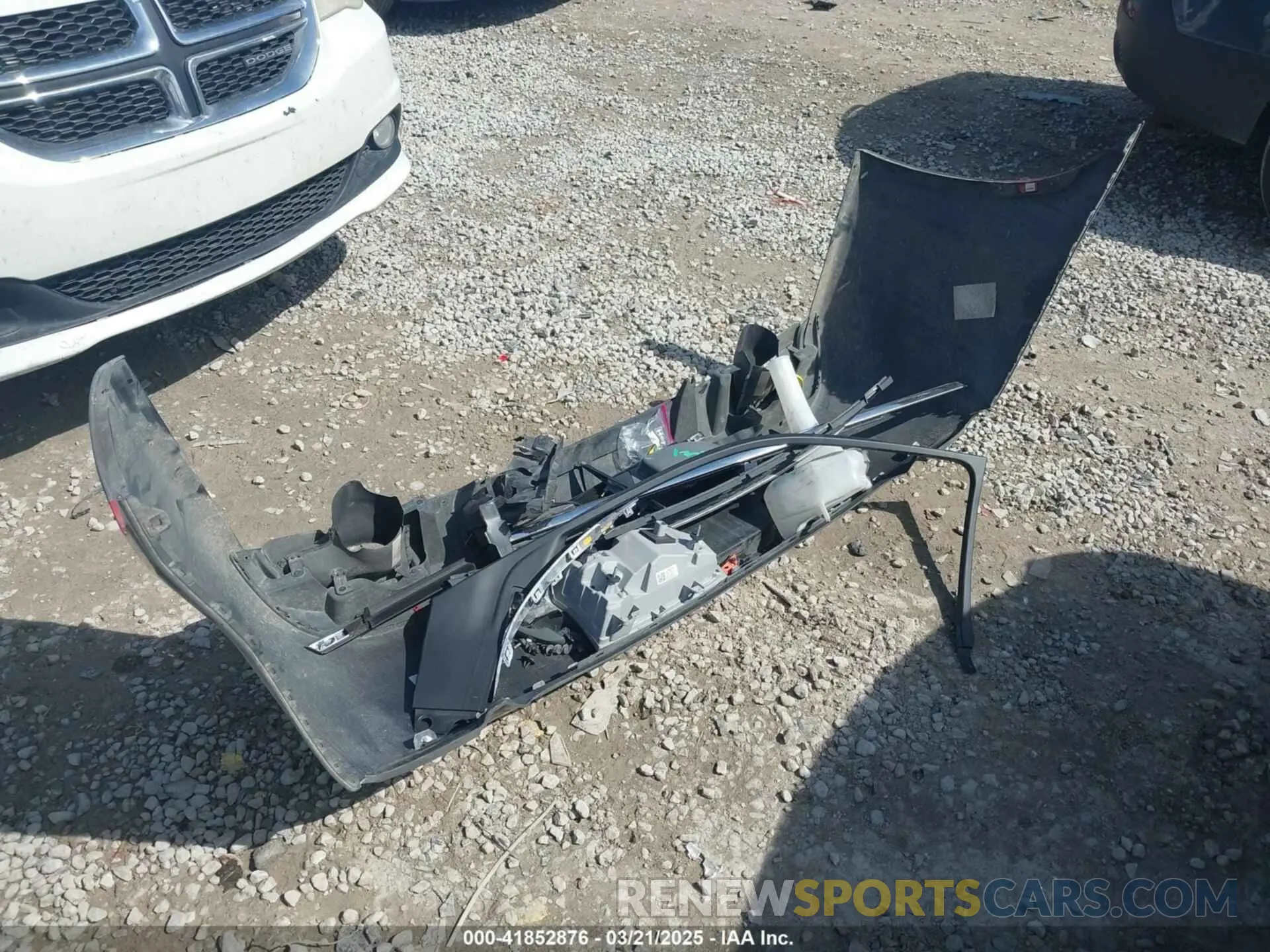 18 Photograph of a damaged car 2C3CCAAG0KH564997 CHRYSLER 300 2019