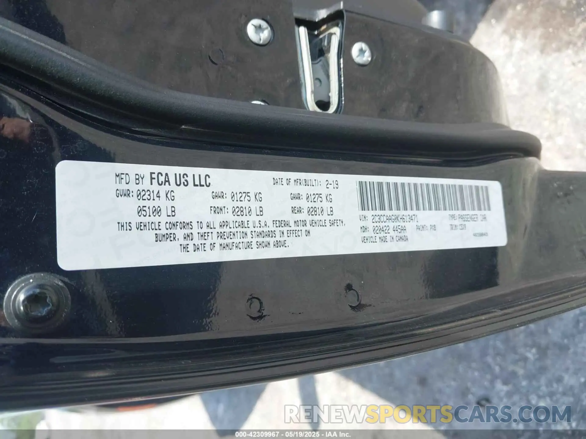 9 Photograph of a damaged car 2C3CCAAG0KH613471 CHRYSLER 300 2019