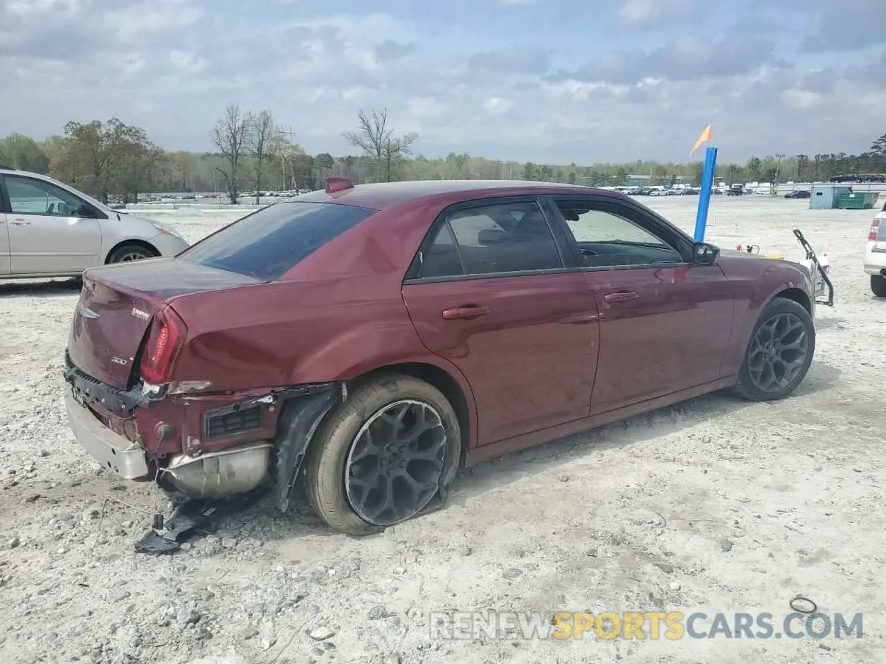 3 Photograph of a damaged car 2C3CCAAG0KH675923 CHRYSLER 300 2019