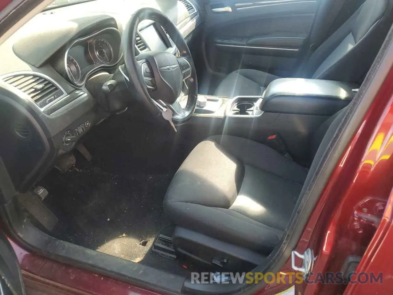 7 Photograph of a damaged car 2C3CCAAG0KH675923 CHRYSLER 300 2019