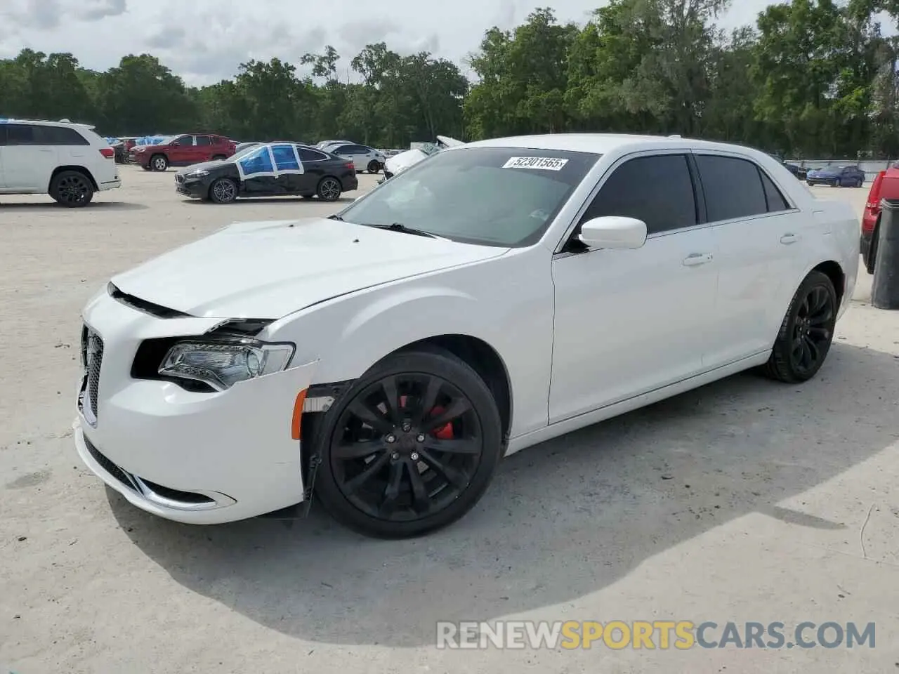 1 Фотография поврежденного автомобиля 2C3CCAAG1KH590282 CHRYSLER 300 2019