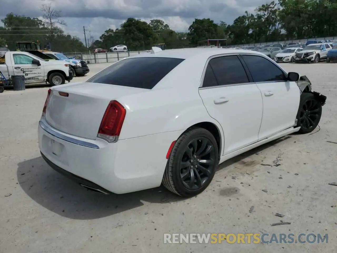 3 Фотография поврежденного автомобиля 2C3CCAAG1KH590282 CHRYSLER 300 2019