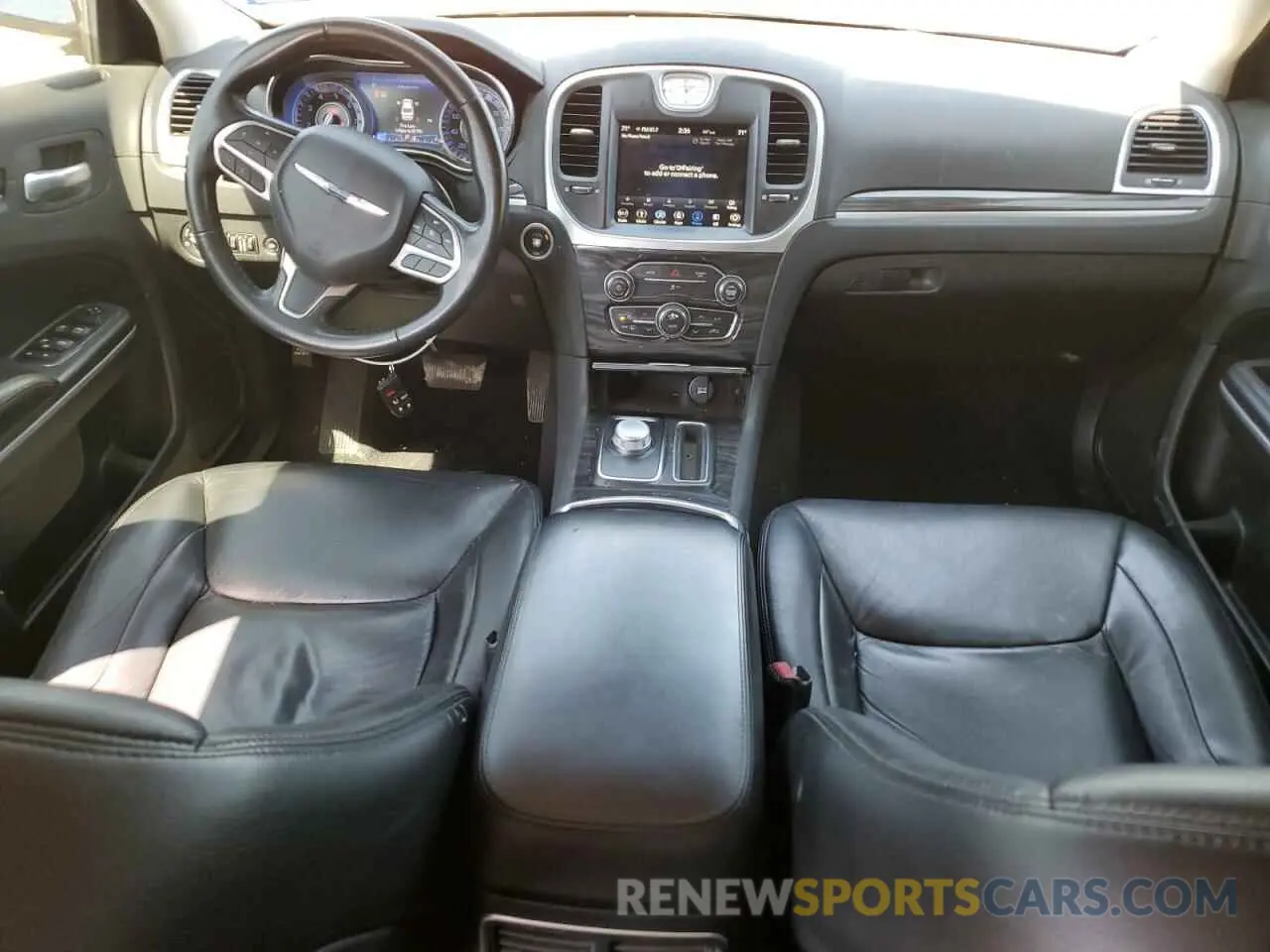 8 Photograph of a damaged car 2C3CCAAG1KH733179 CHRYSLER 300 2019