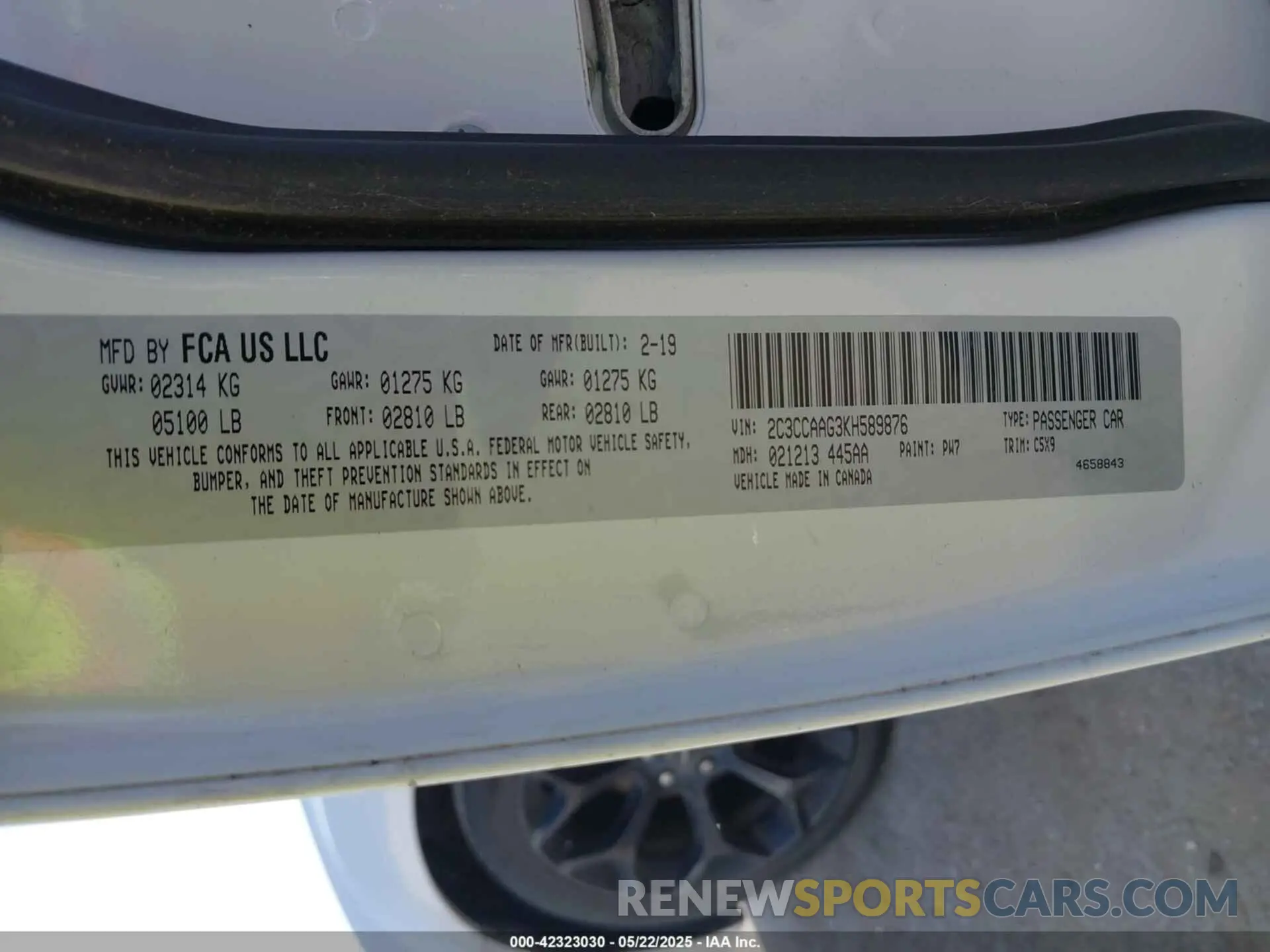 9 Photograph of a damaged car 2C3CCAAG3KH589876 CHRYSLER 300 2019