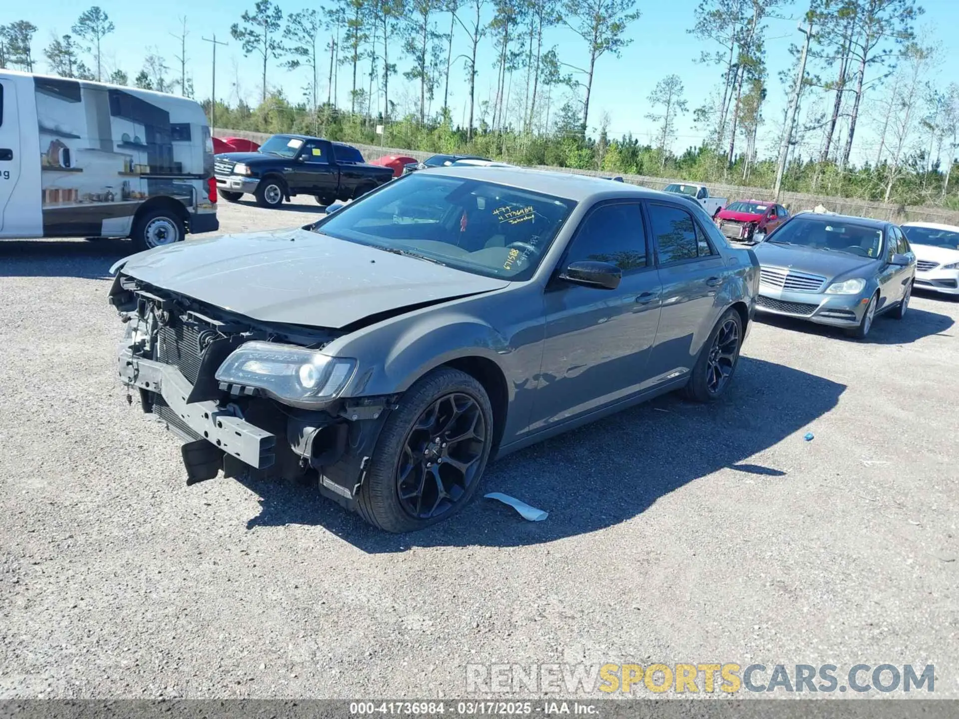 2 Фотография поврежденного автомобиля 2C3CCAAG3KH671588 CHRYSLER 300 2019