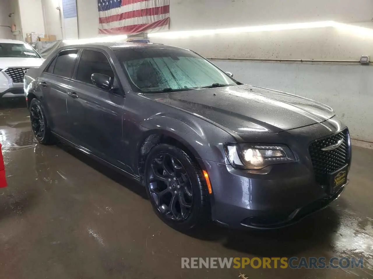 4 Фотография поврежденного автомобиля 2C3CCAAG3KH727318 CHRYSLER 300 2019