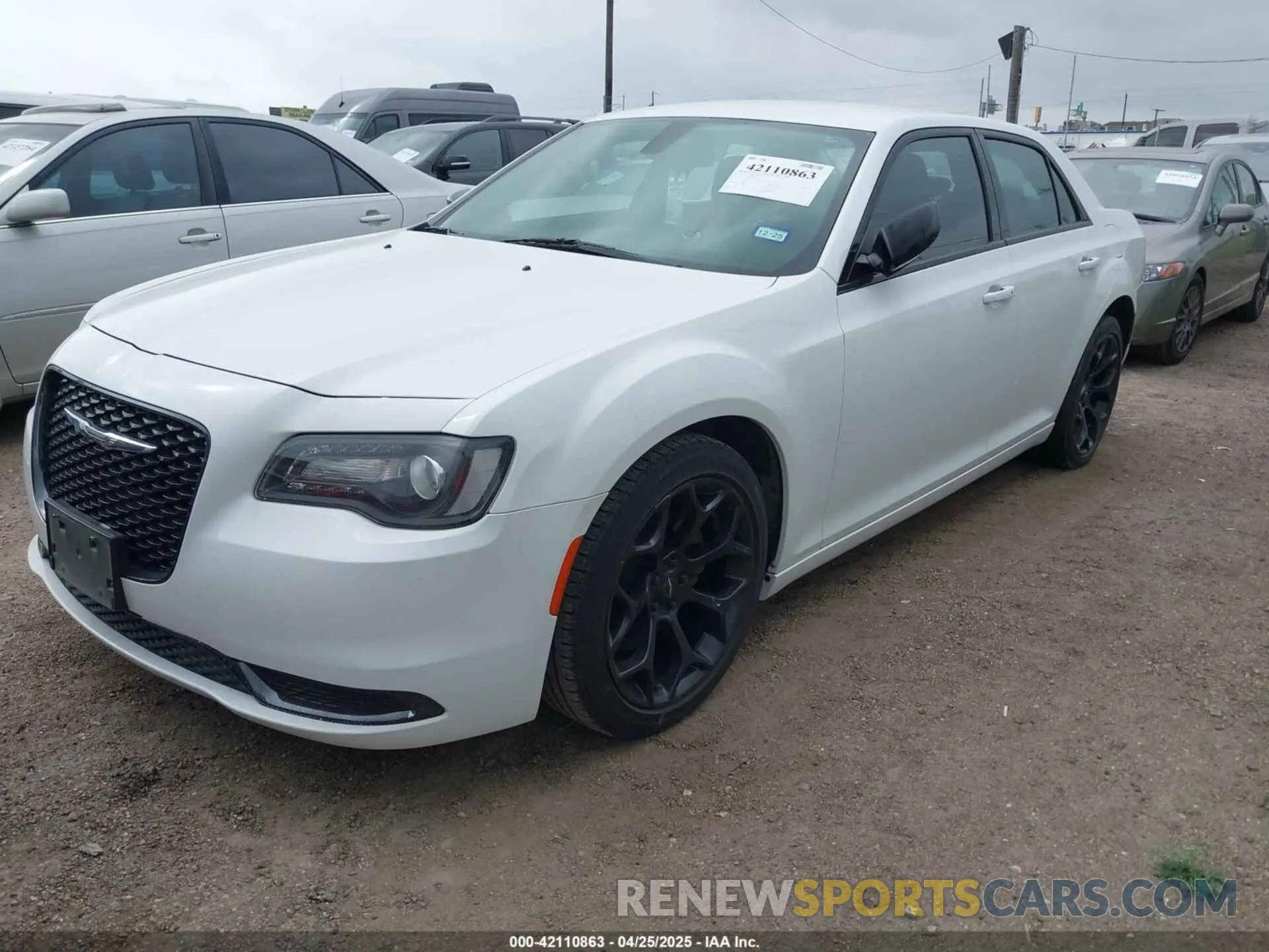 2 Фотография поврежденного автомобиля 2C3CCAAG5KH693740 CHRYSLER 300 2019
